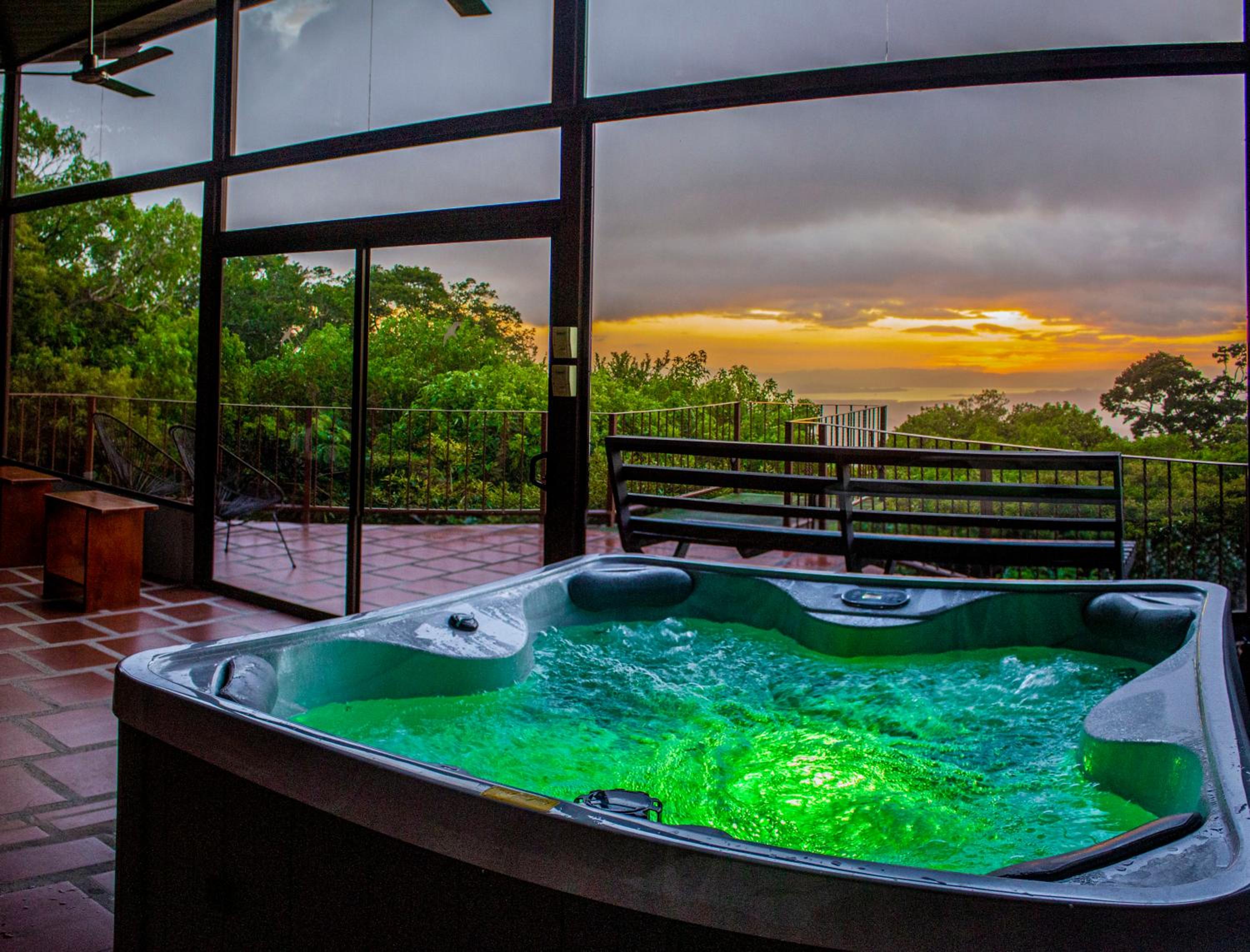 One-Bedroom Apartment with View