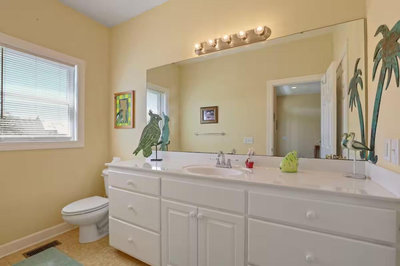 Four-Bedroom House photo 3