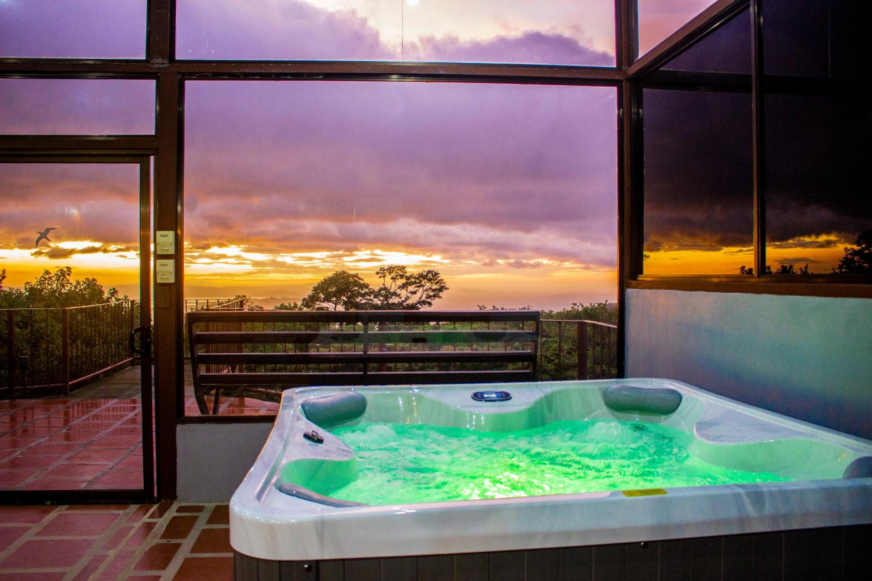 One-Bedroom Apartment with View