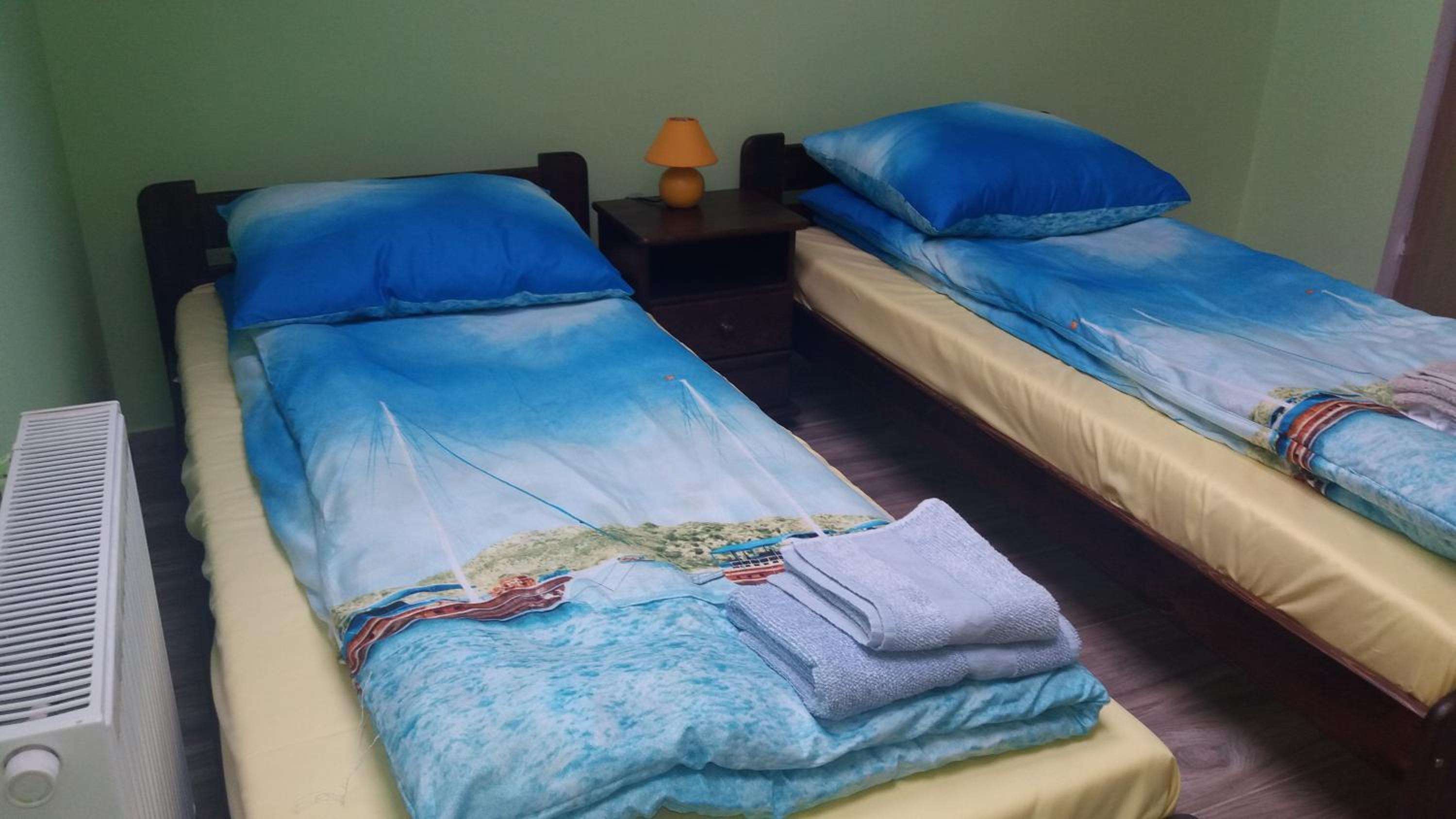 Twin Room with Private Bathroom - Photo 1