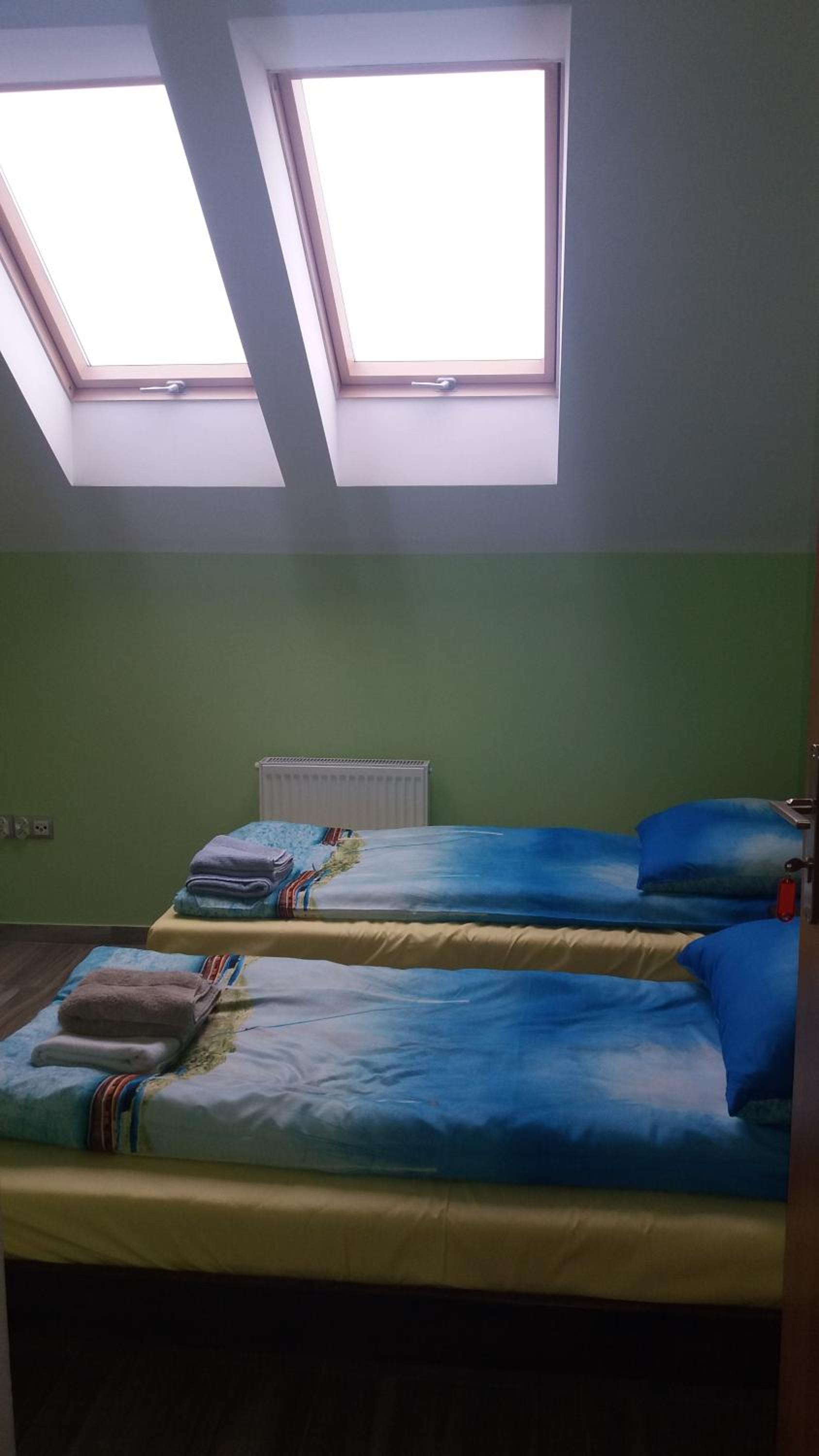 Twin Room with Private Bathroom - Photo 3
