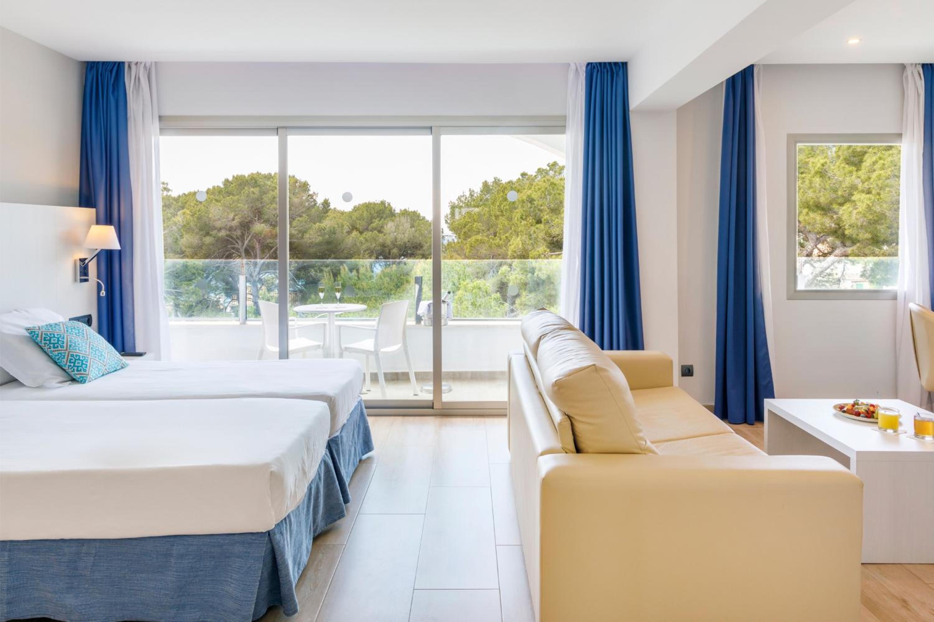 Superior Room with Side Sea View