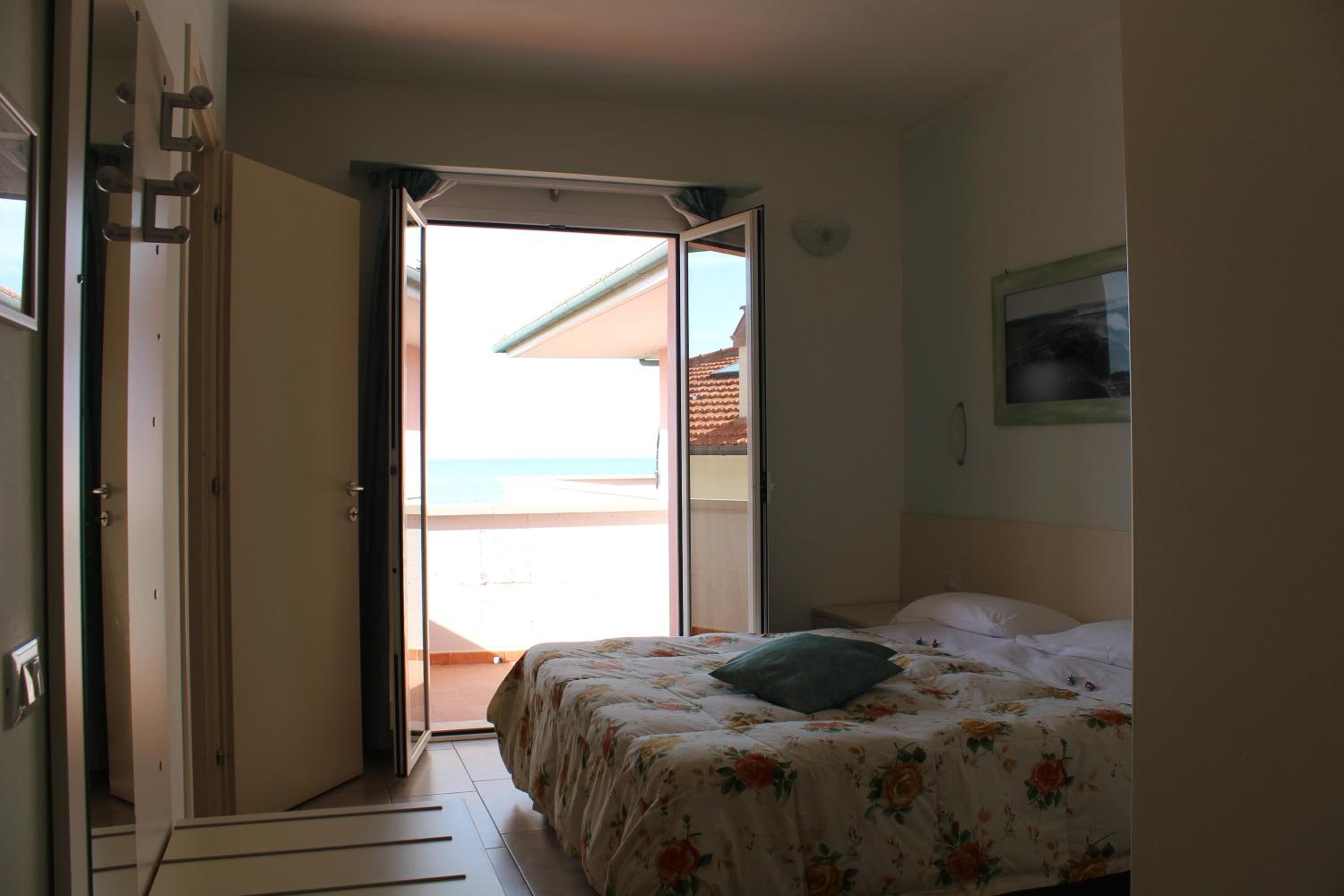Studio with Balcony photo 1