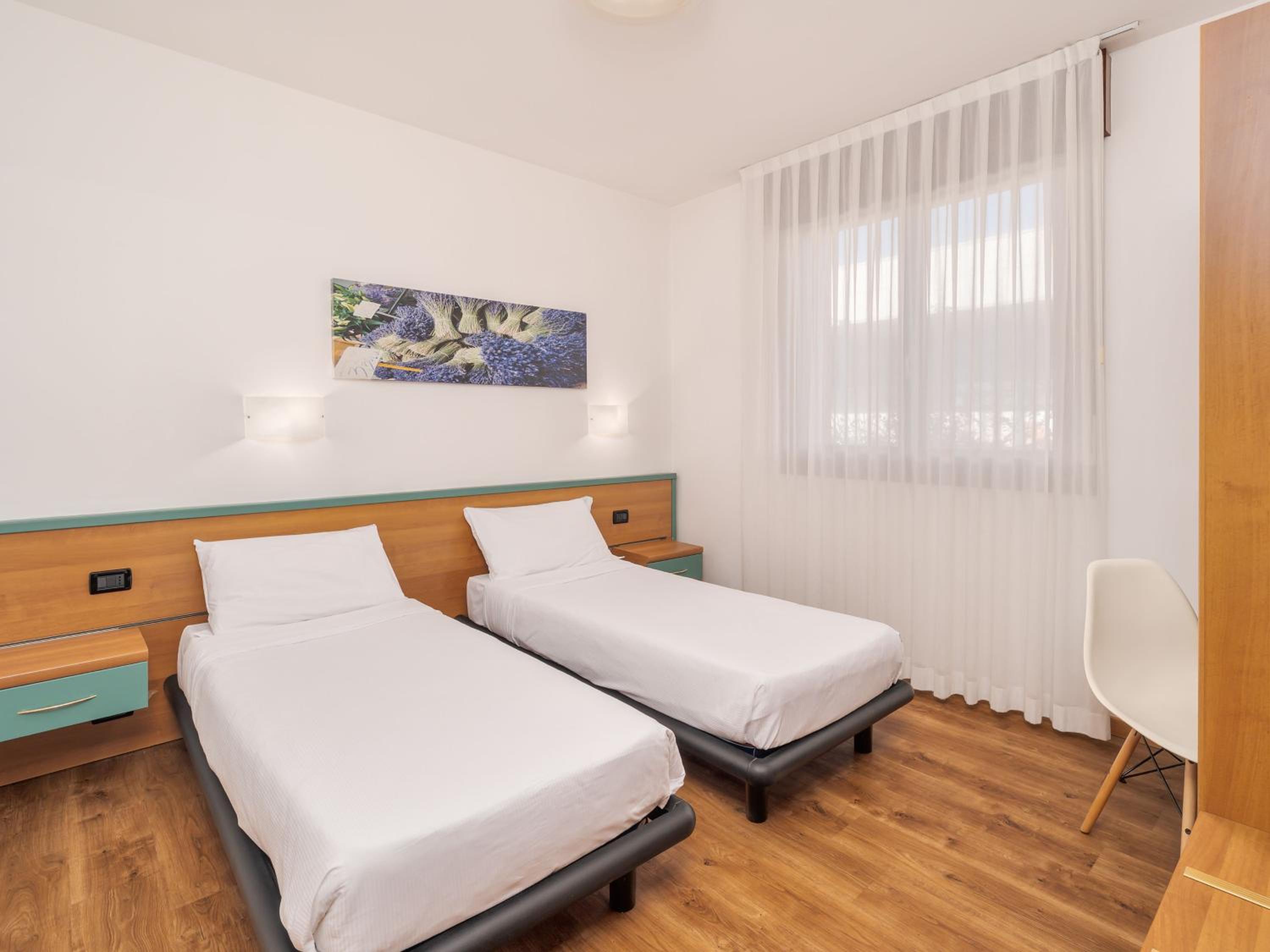Standard Twin Room - Photo 1