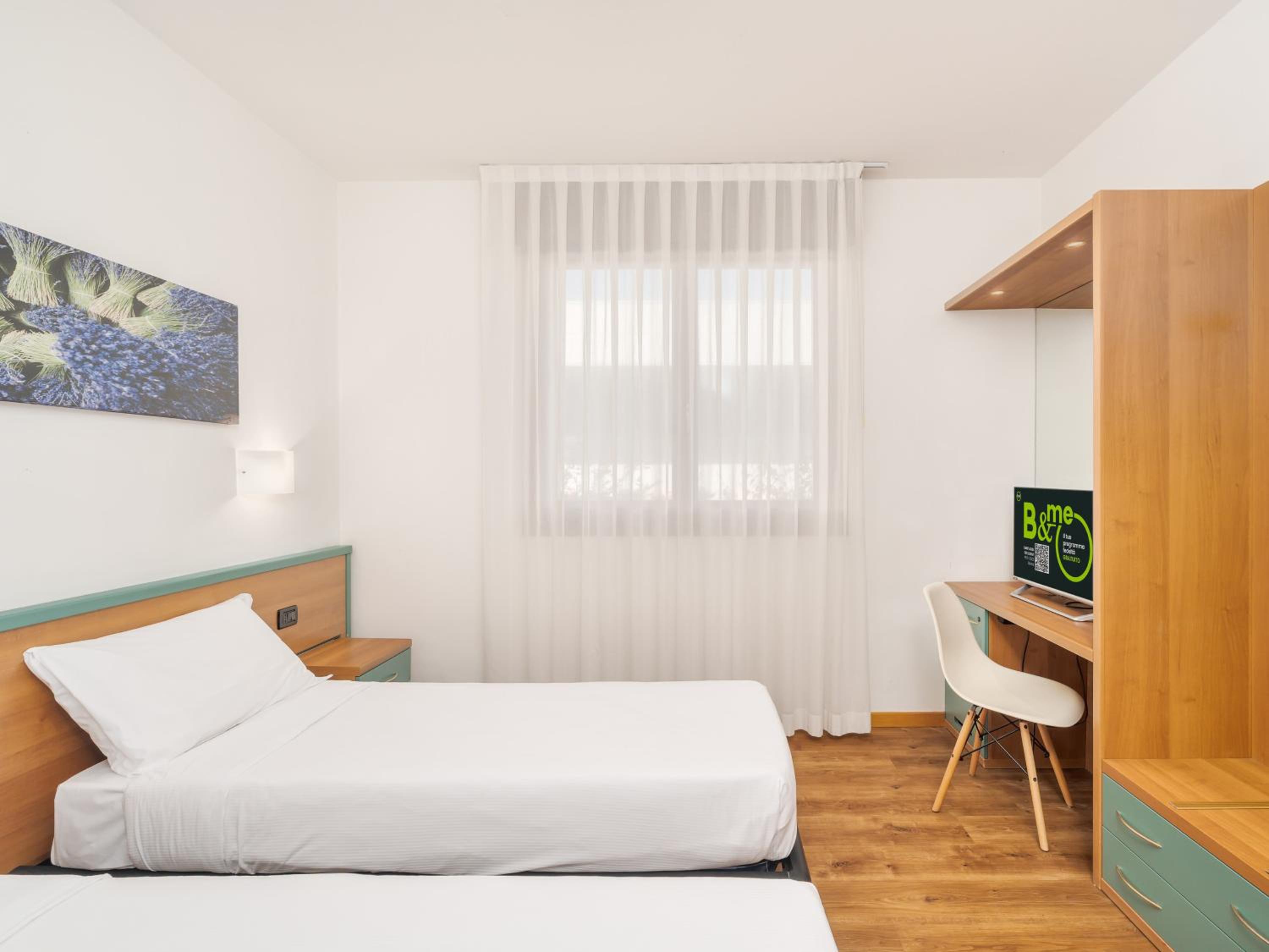 Standard Twin Room - Photo 2