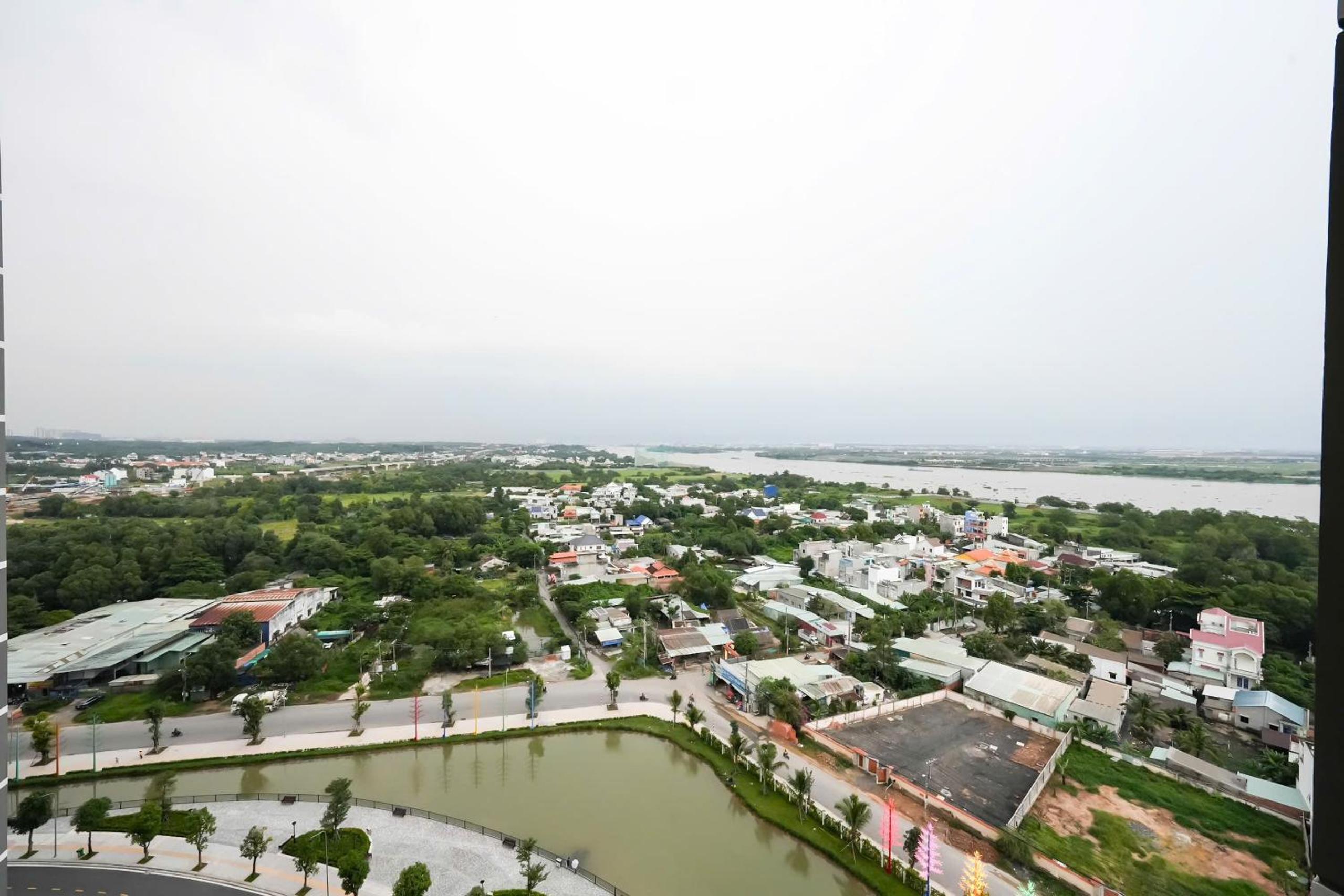 One-Bedroom Apartment with Balcony photo 1