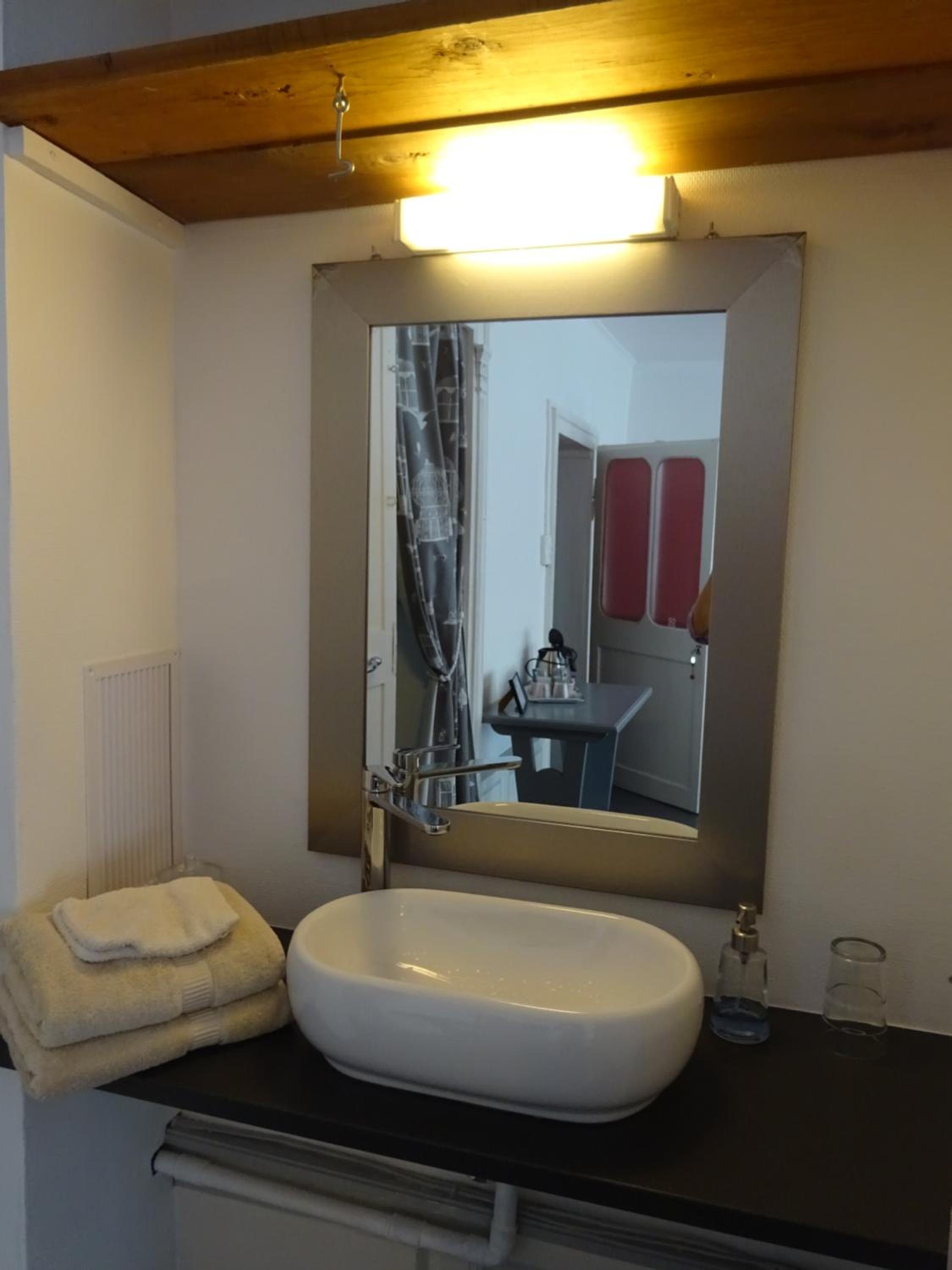 Twin Room - Photo 5