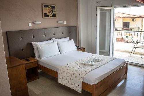 Double Room with Balcony and Sea View photo 3