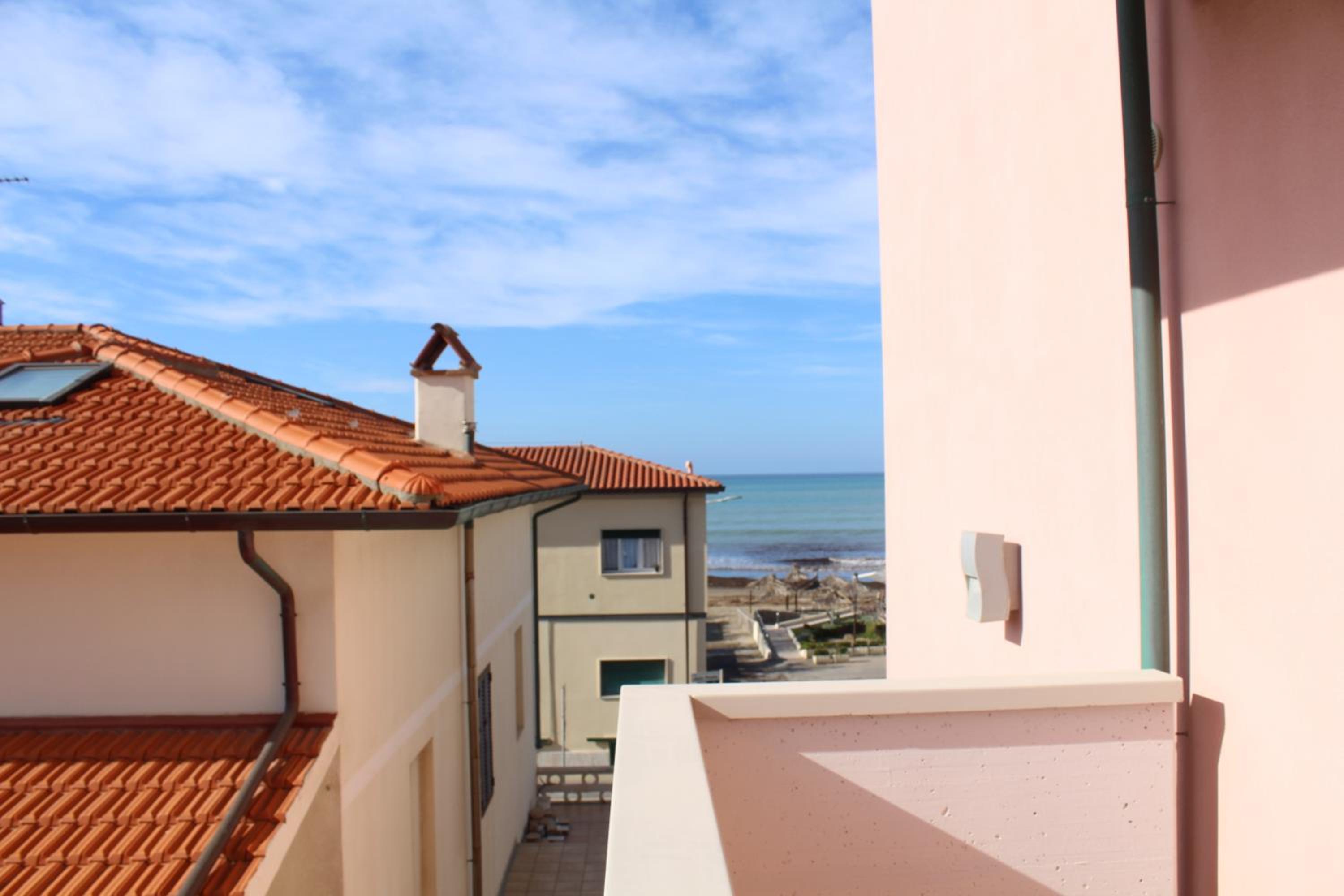 Studio with Balcony photo 2