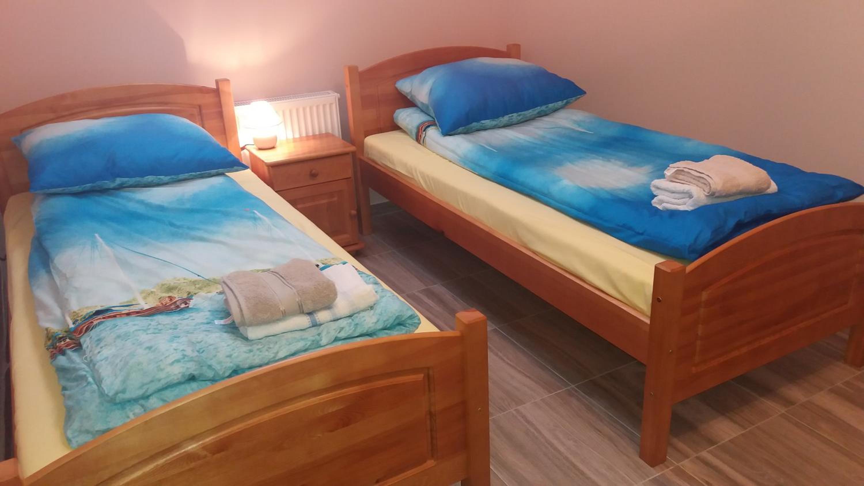 Twin Room with Private Bathroom photo 3