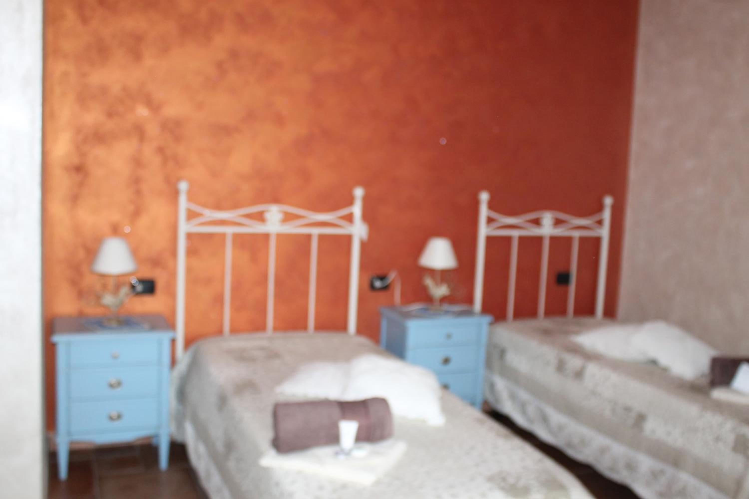 Single Room with Bathroom photo 1