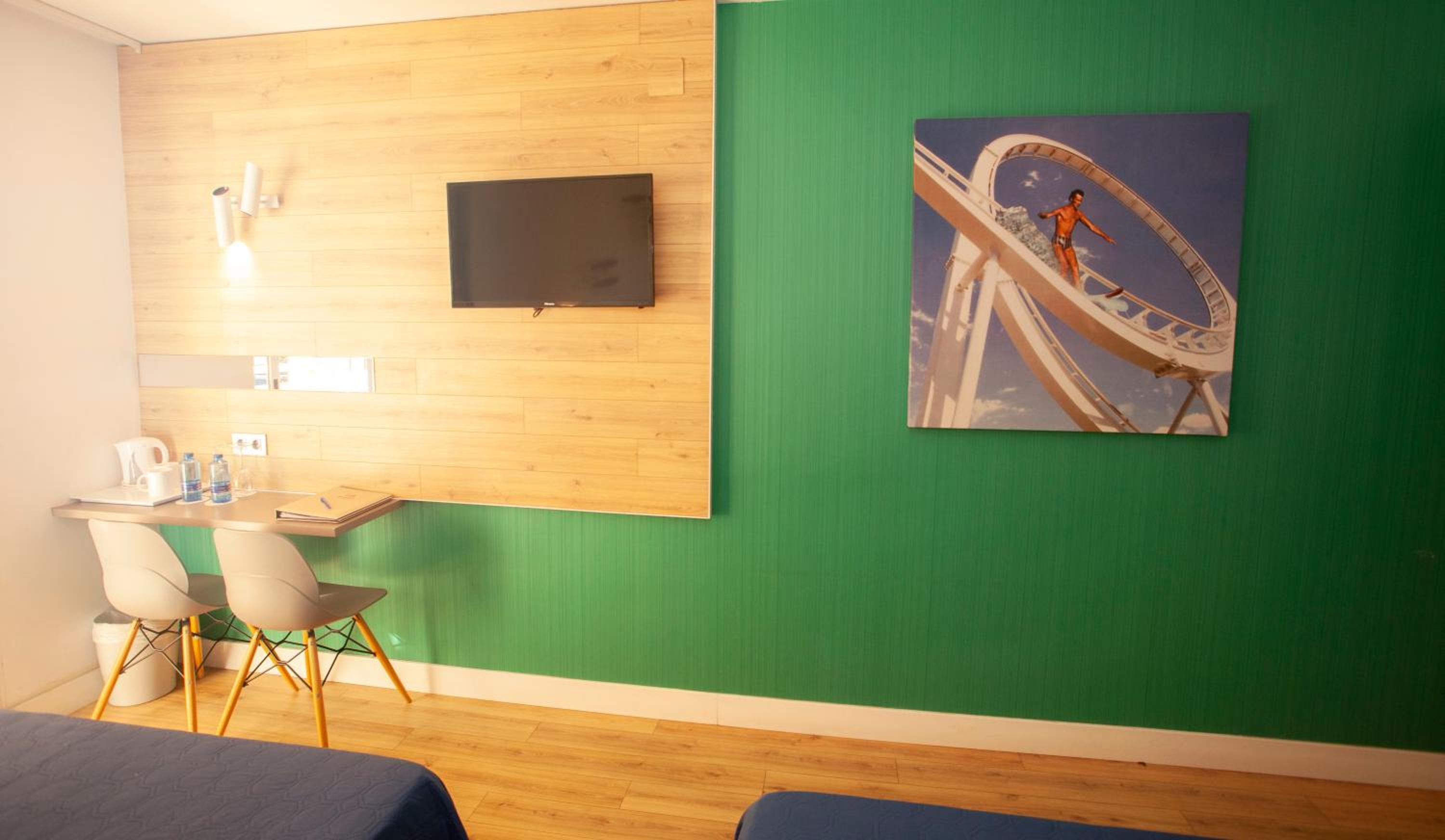 Basic Double Room (1 Adult + 1 Child) - Photo 5