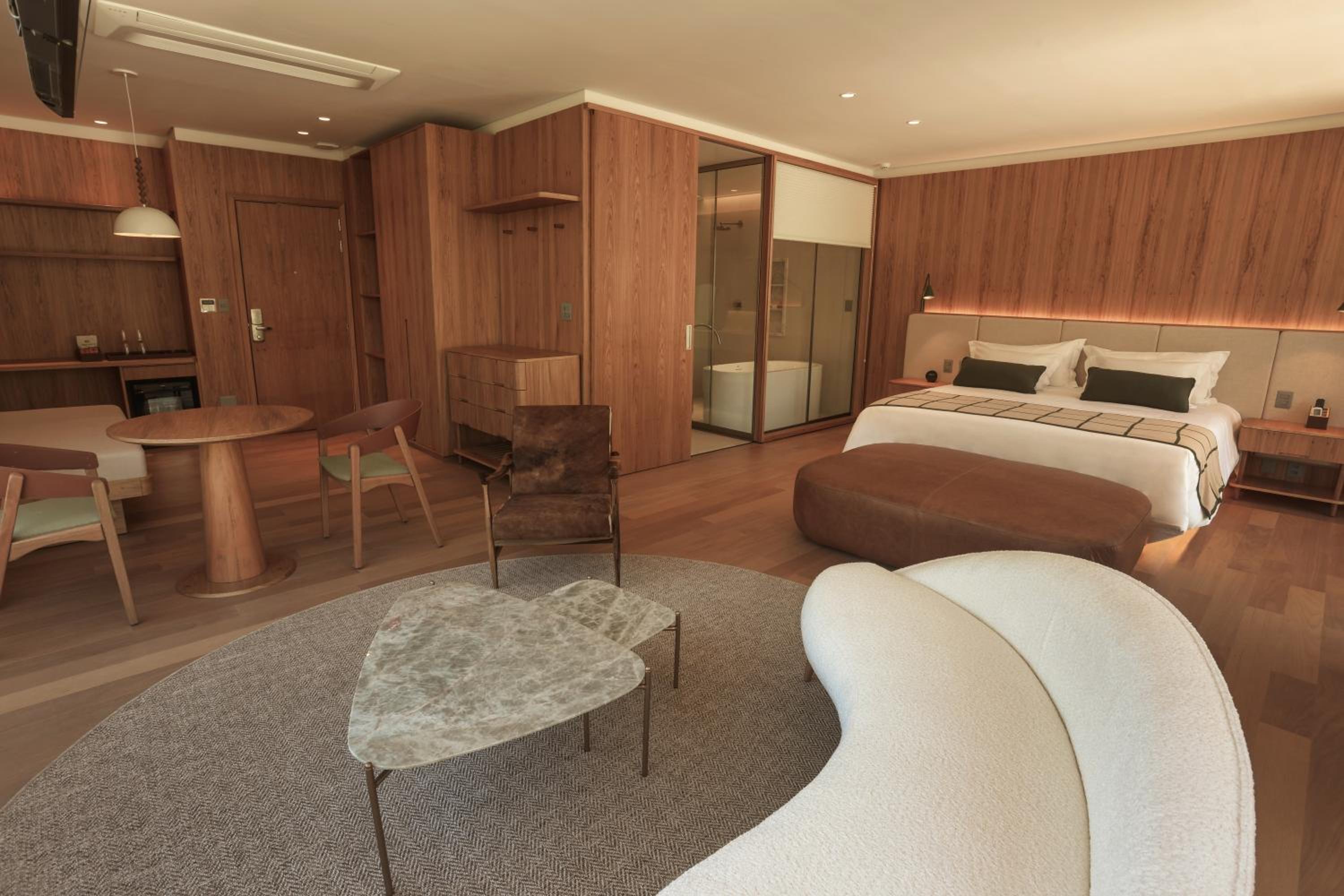 Suite with Mountain View