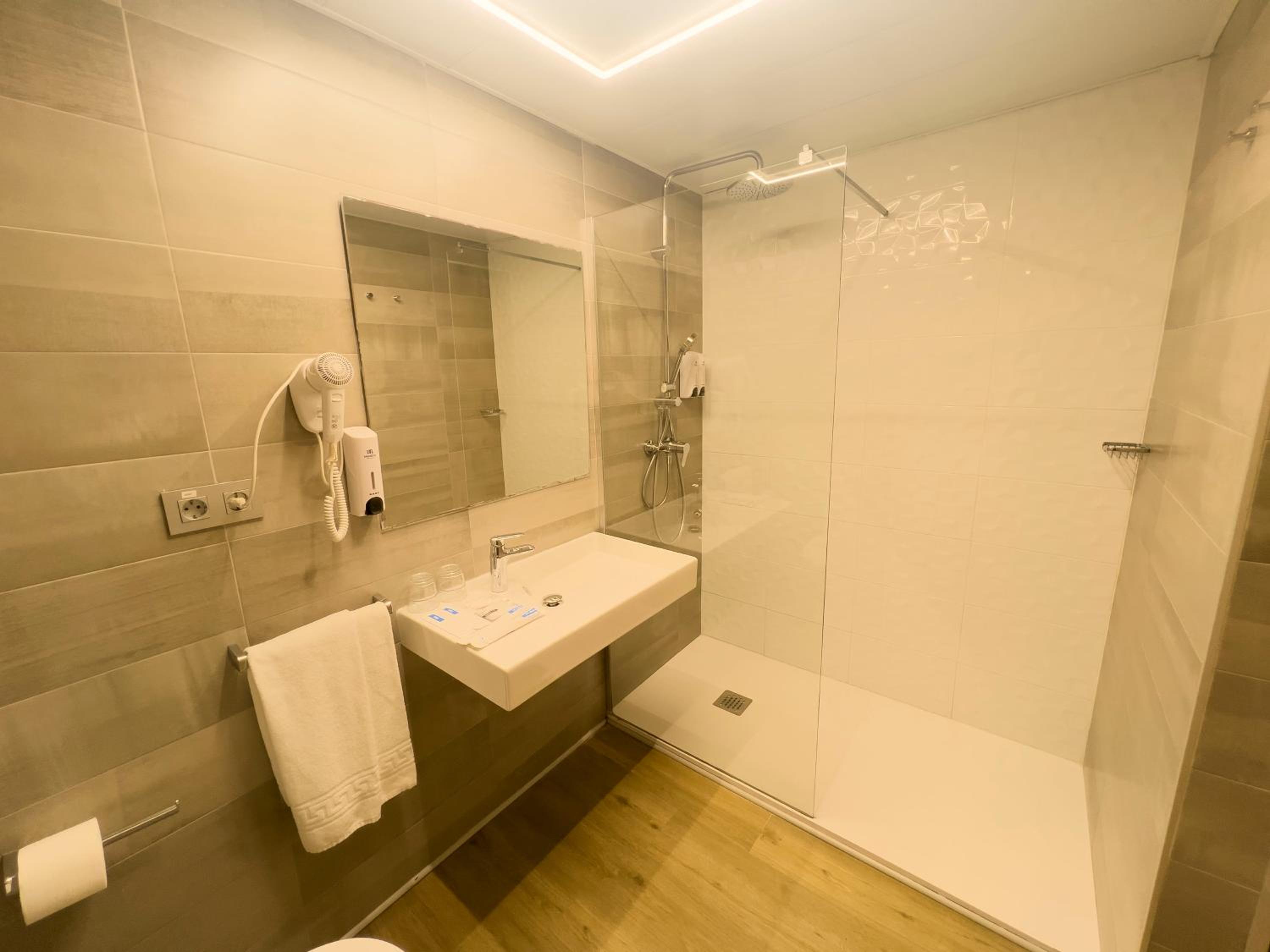 Basic Double Room (2 Adults)