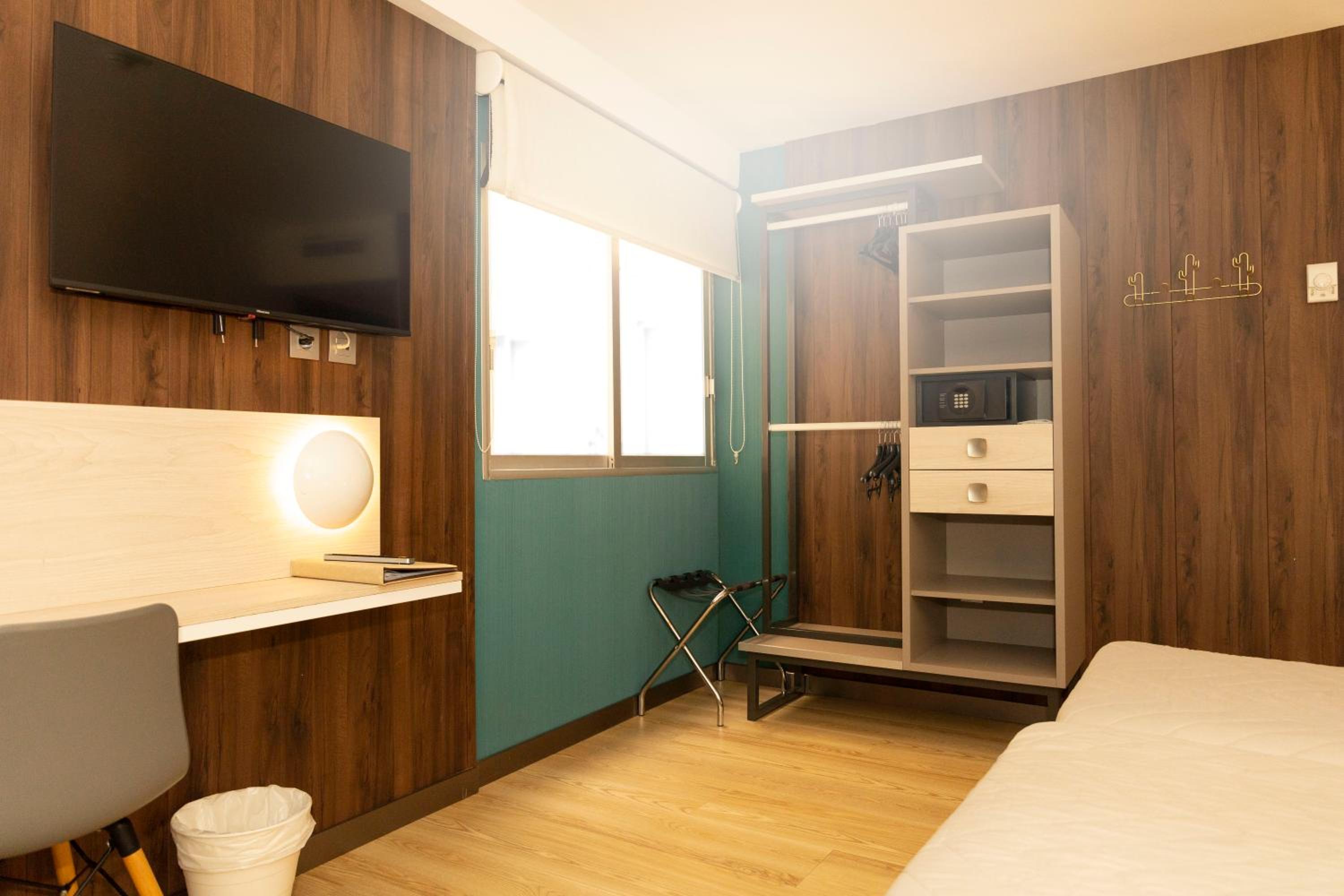 Basic Double Room (2 Adults)