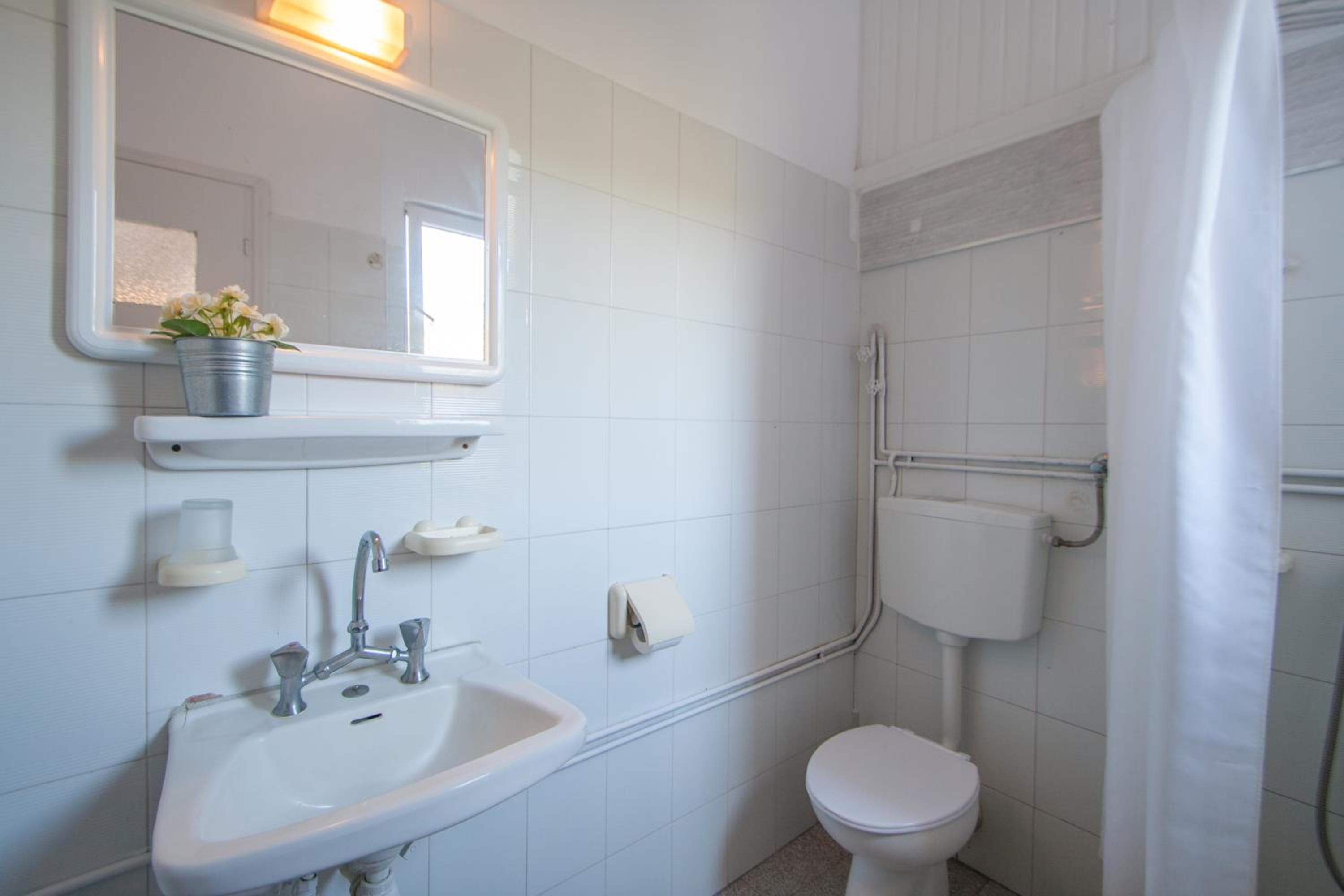Budget Double Room photo 3