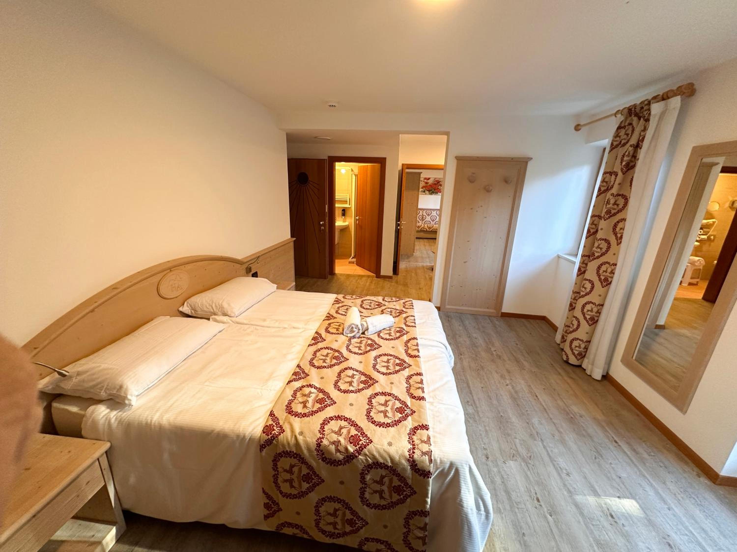 Suite with Mountain View photo 3