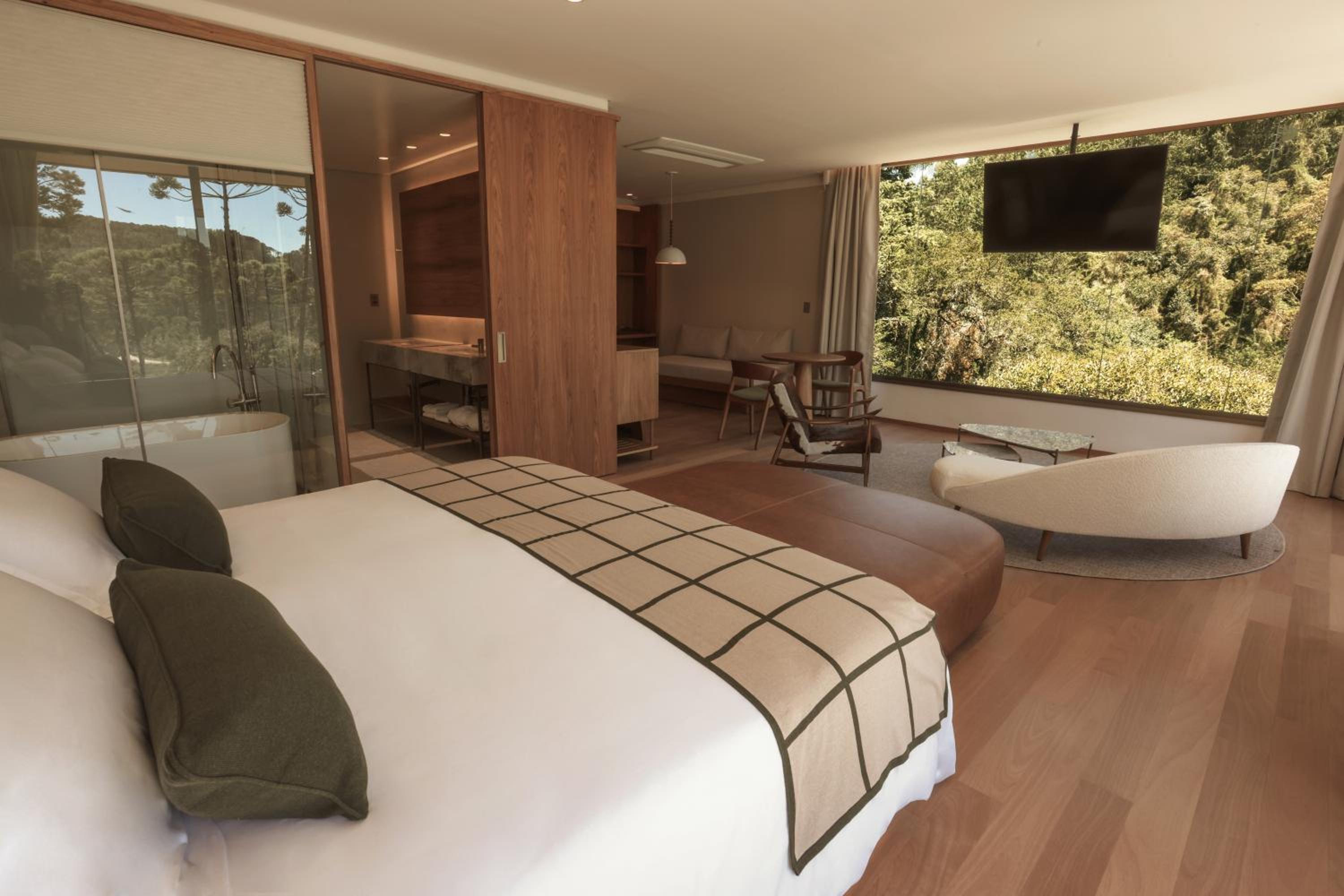 Suite with Garden View