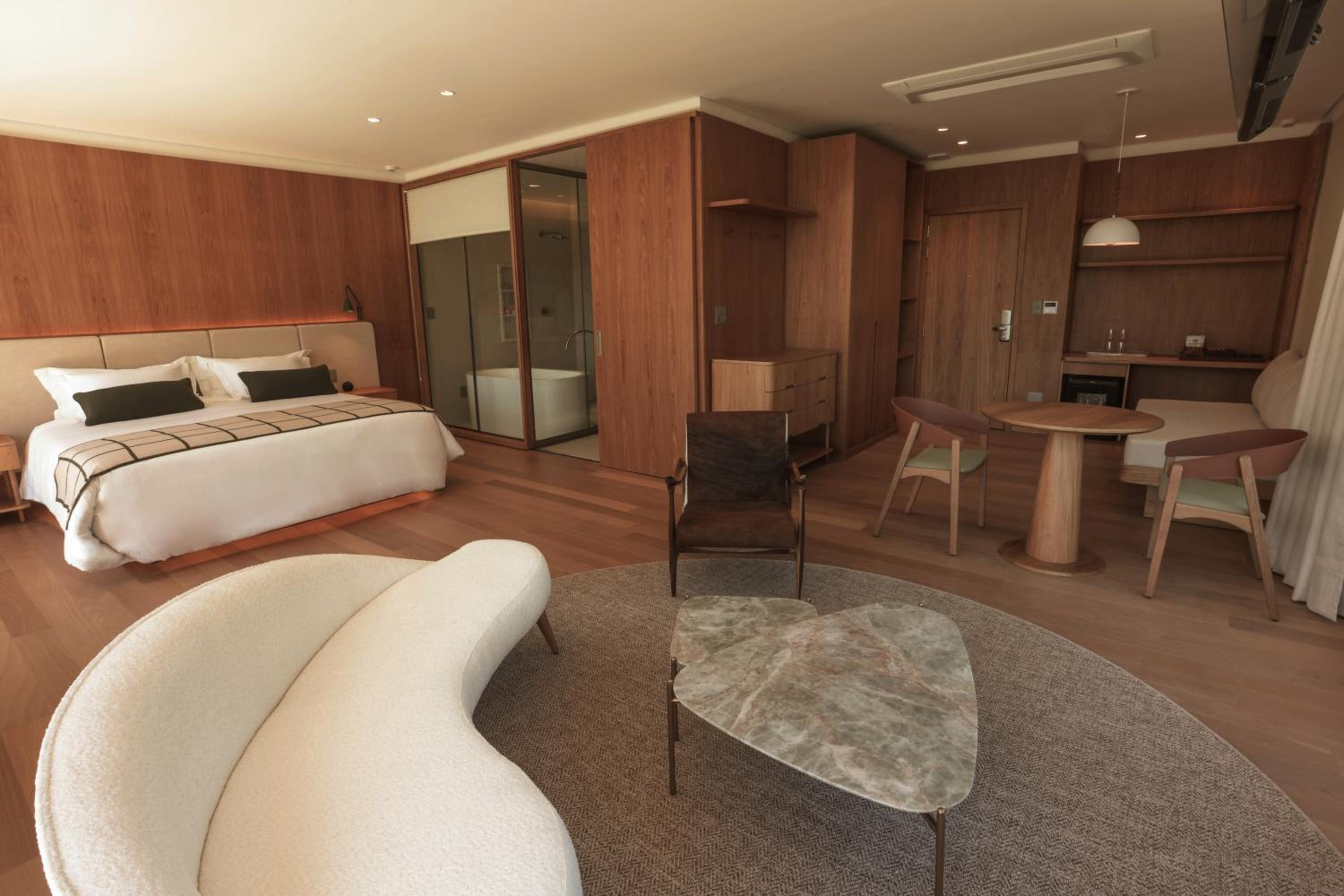 Suite with Garden View