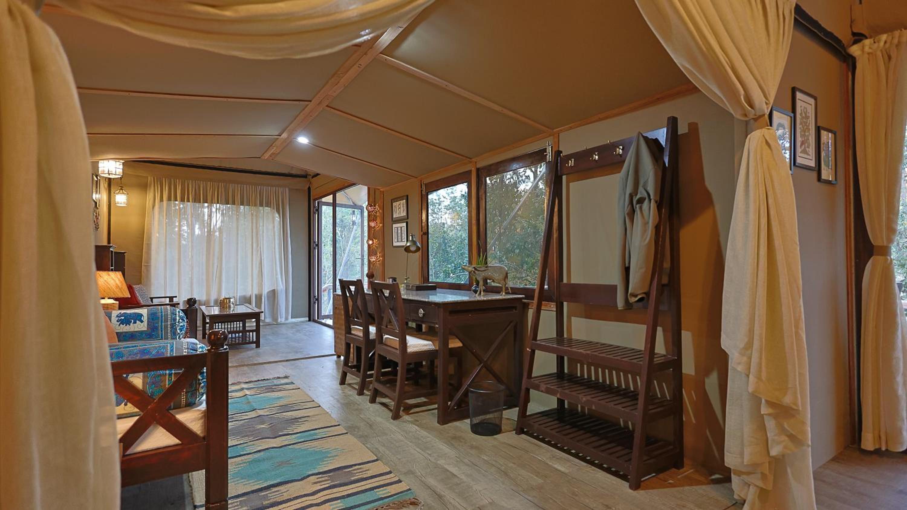 King Room with Lake View photo 3