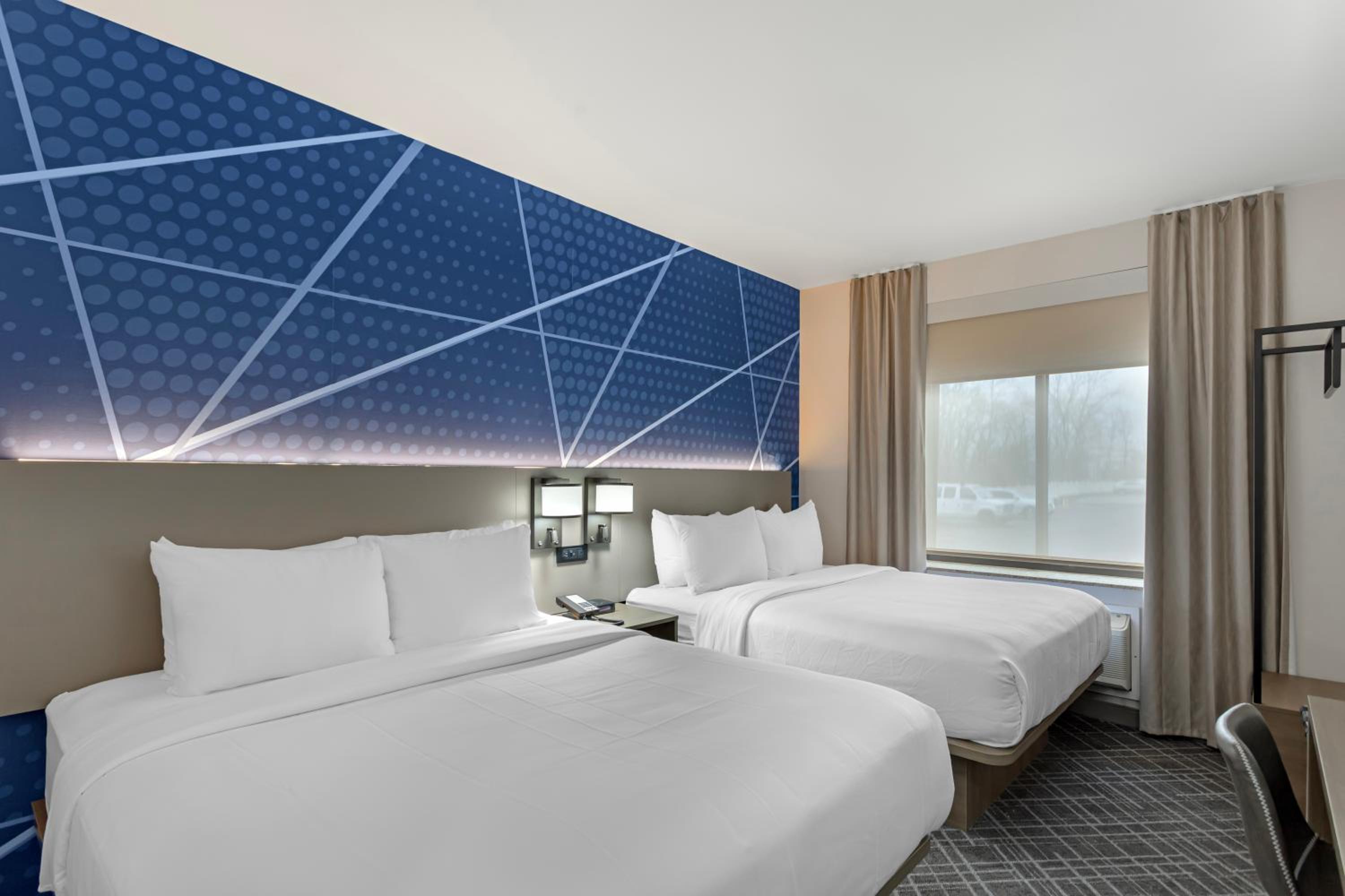 Quadruple Room with Two Queen Beds - Non Smoking