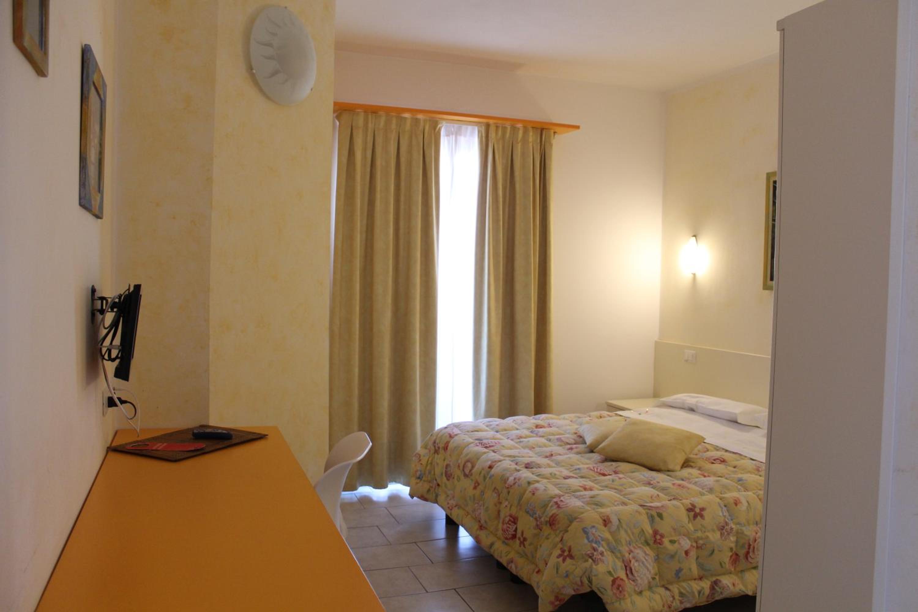 Double Room with Balcony photo 3