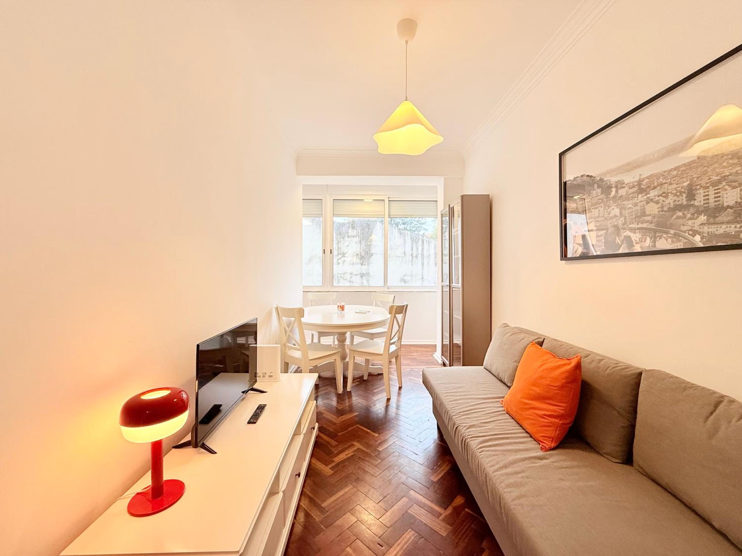 Apartment photo 2