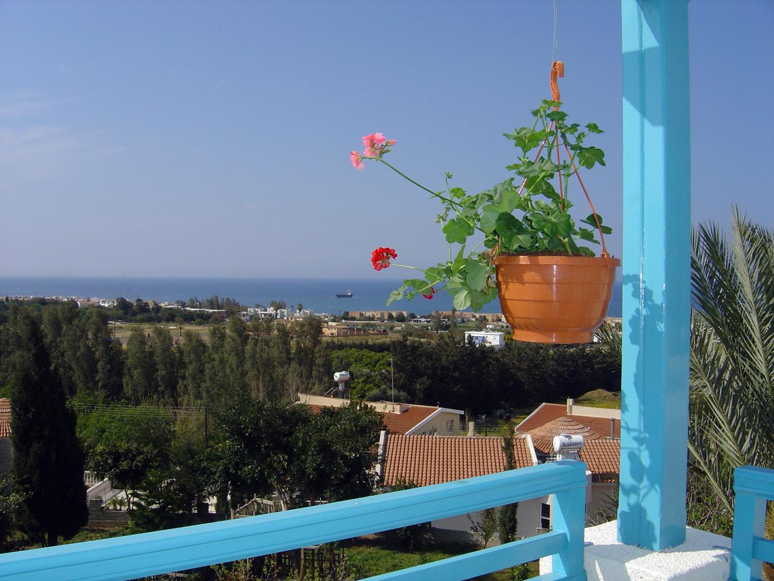 One-Bedroom Apartment with Sea View - Photo 2