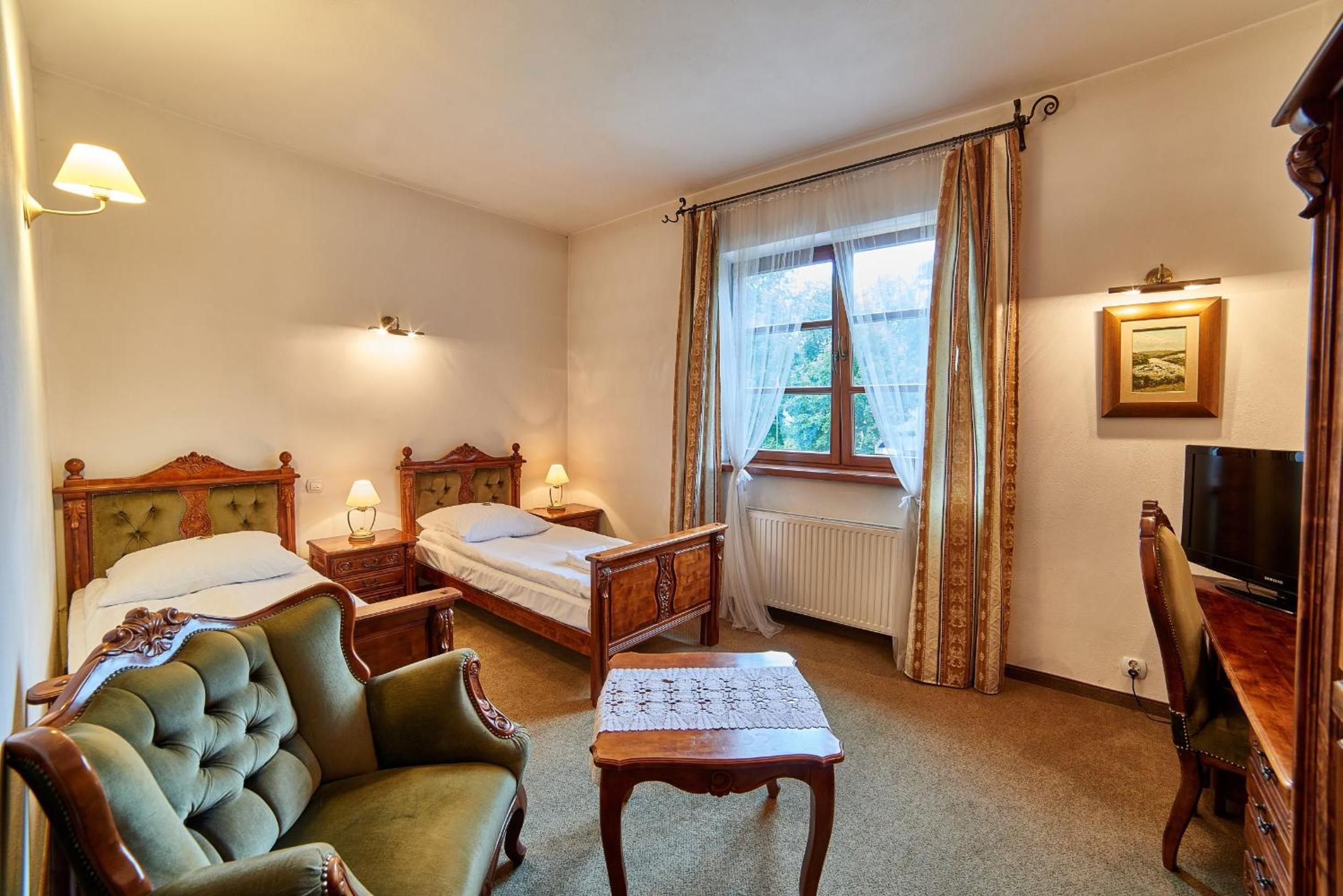 Double or Twin Room - Photo 7