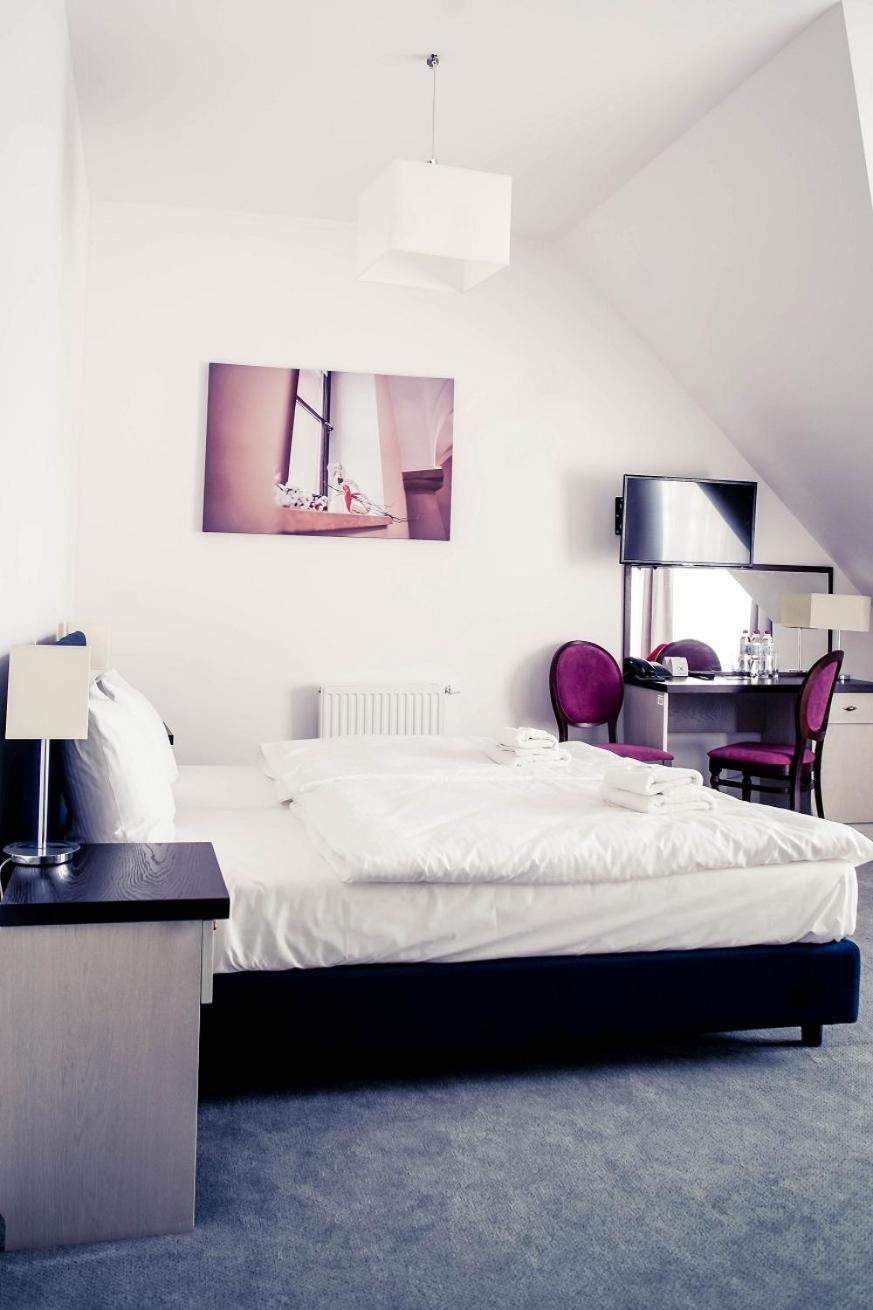 Budget Double Room - Photo 4