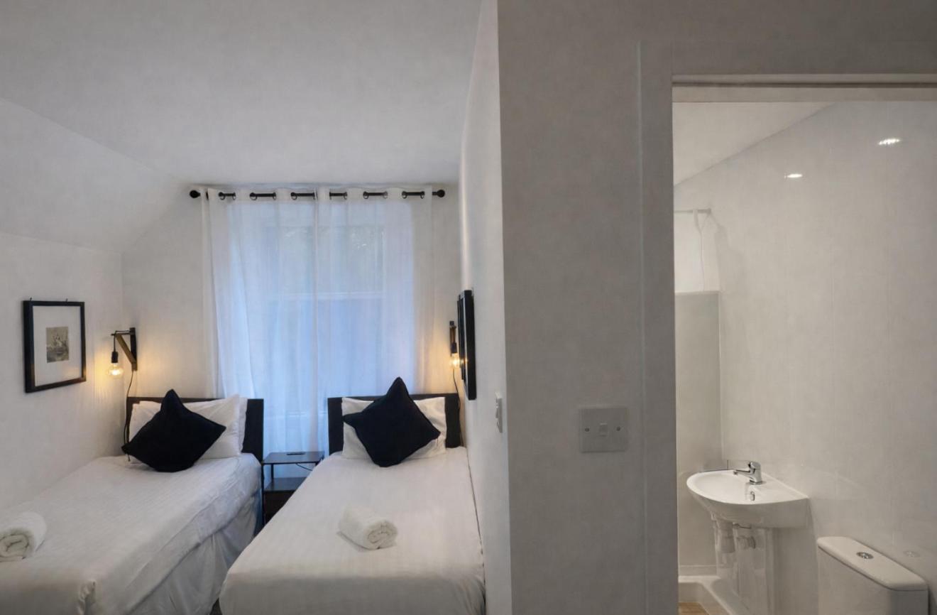 Budget Twin Room photo 2