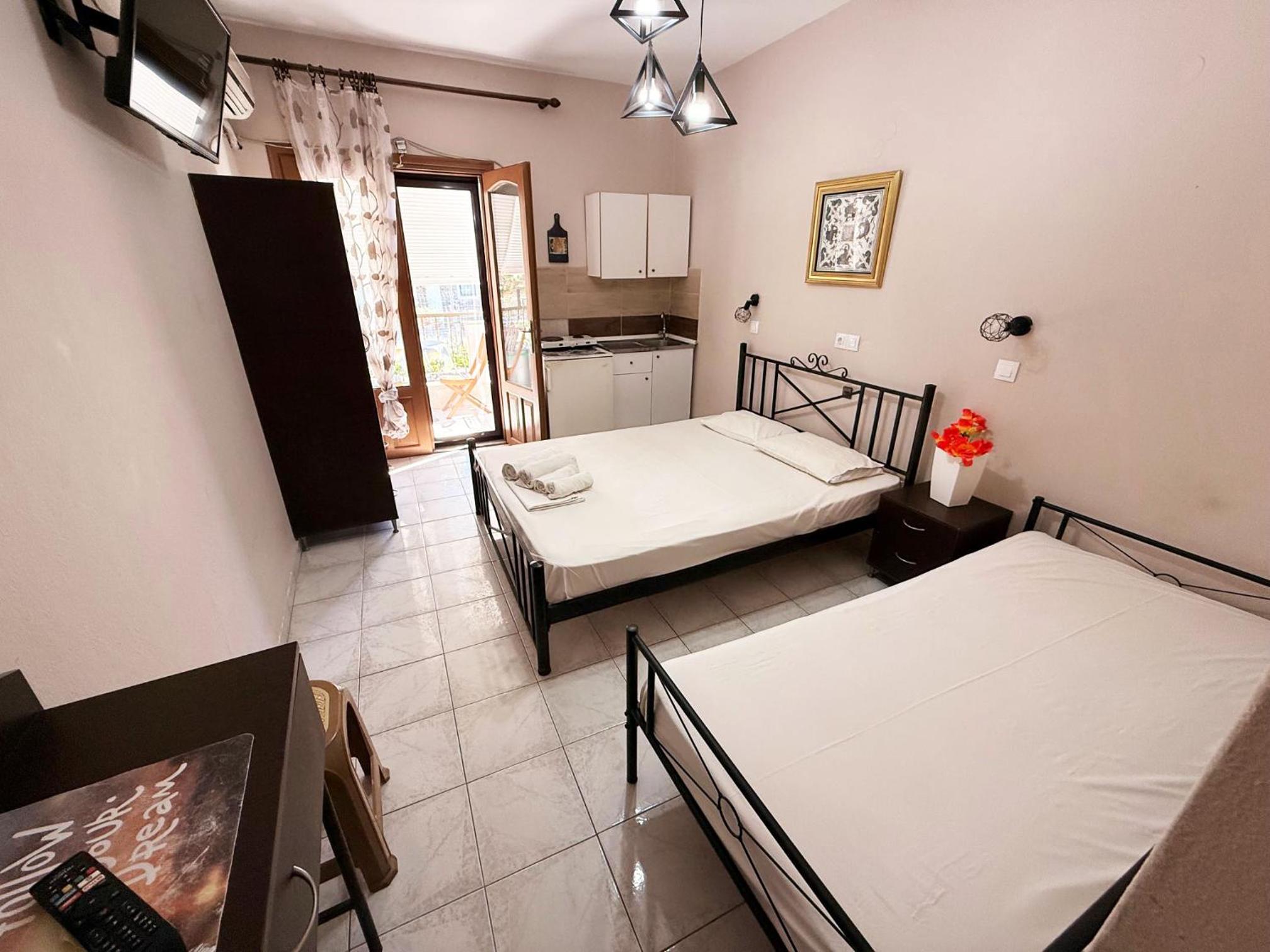 Triple Room with Garden View photo 2