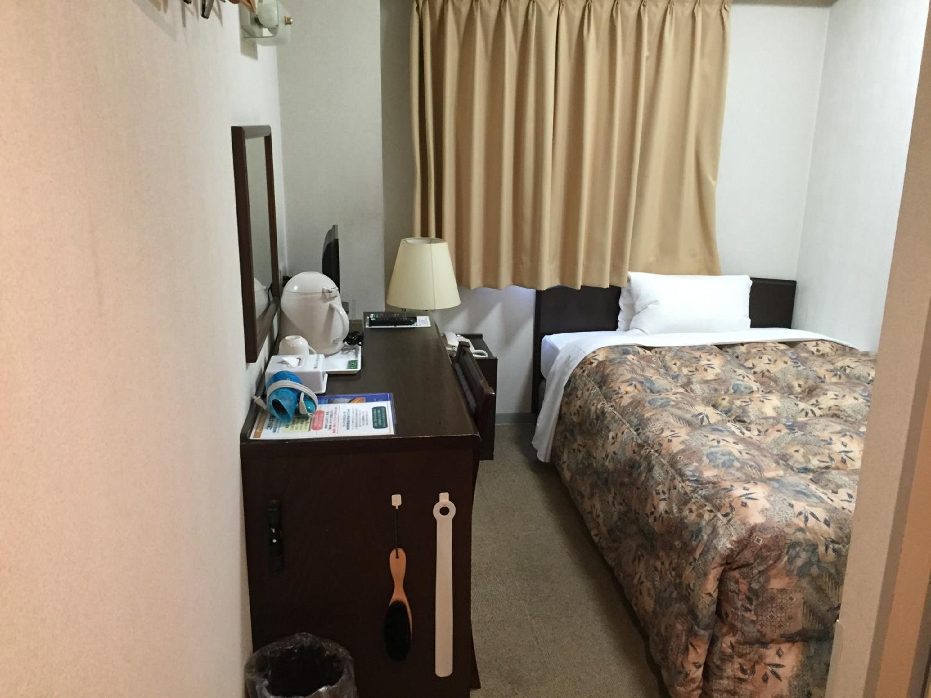Single Room - Smoking photo 2