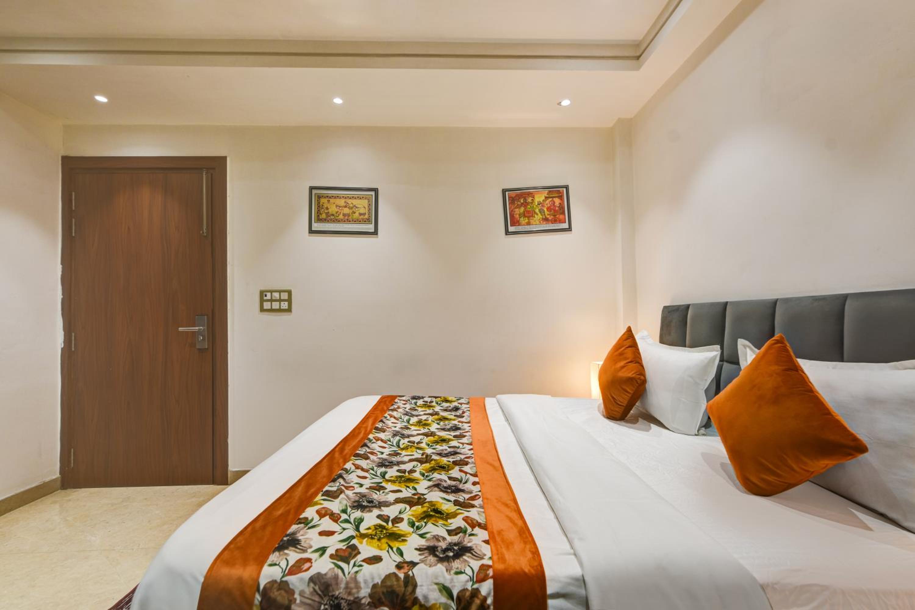 Deluxe King Room photo 3