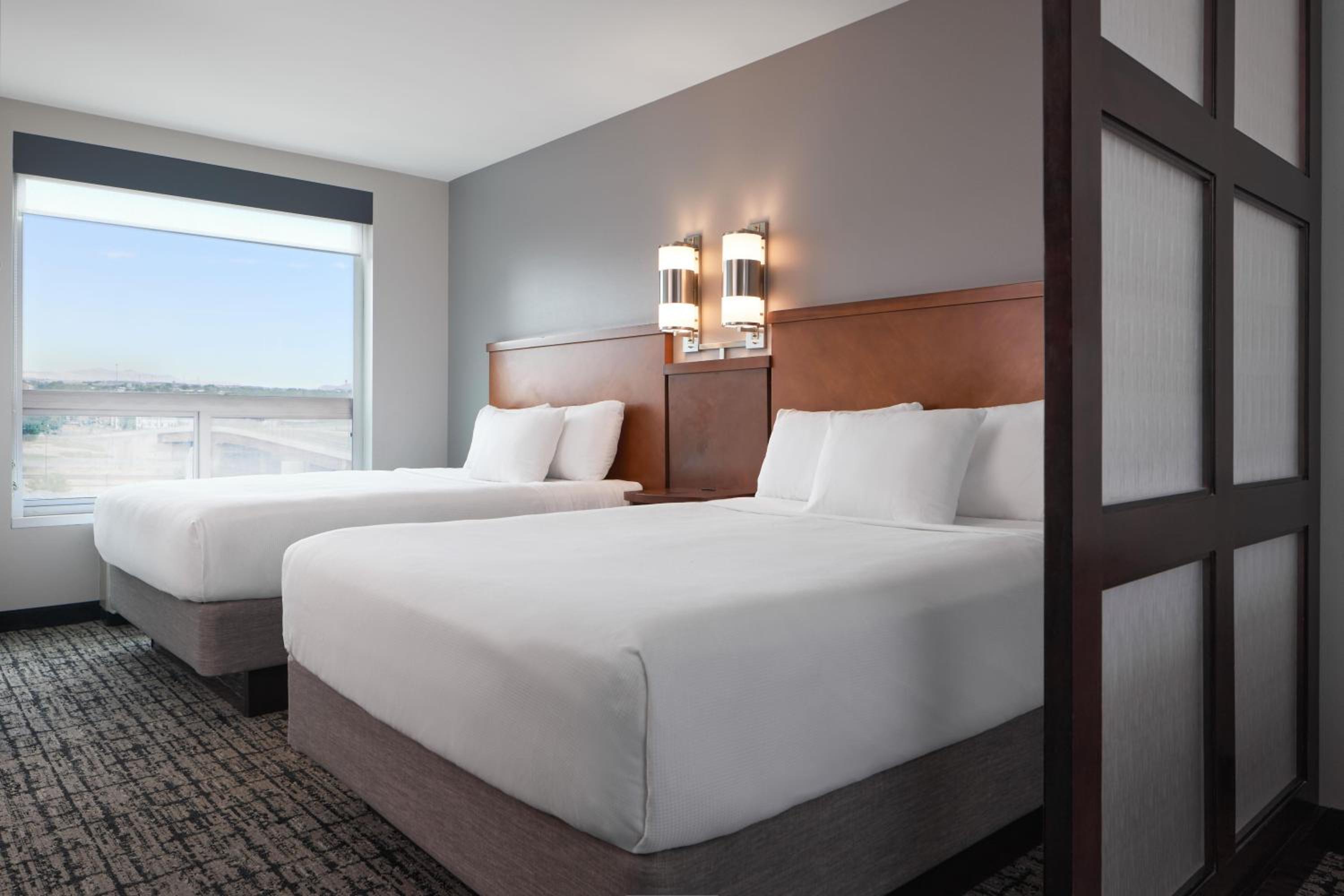 Queen Room with Two Queen Beds and Roll-In Shower - Disability Access