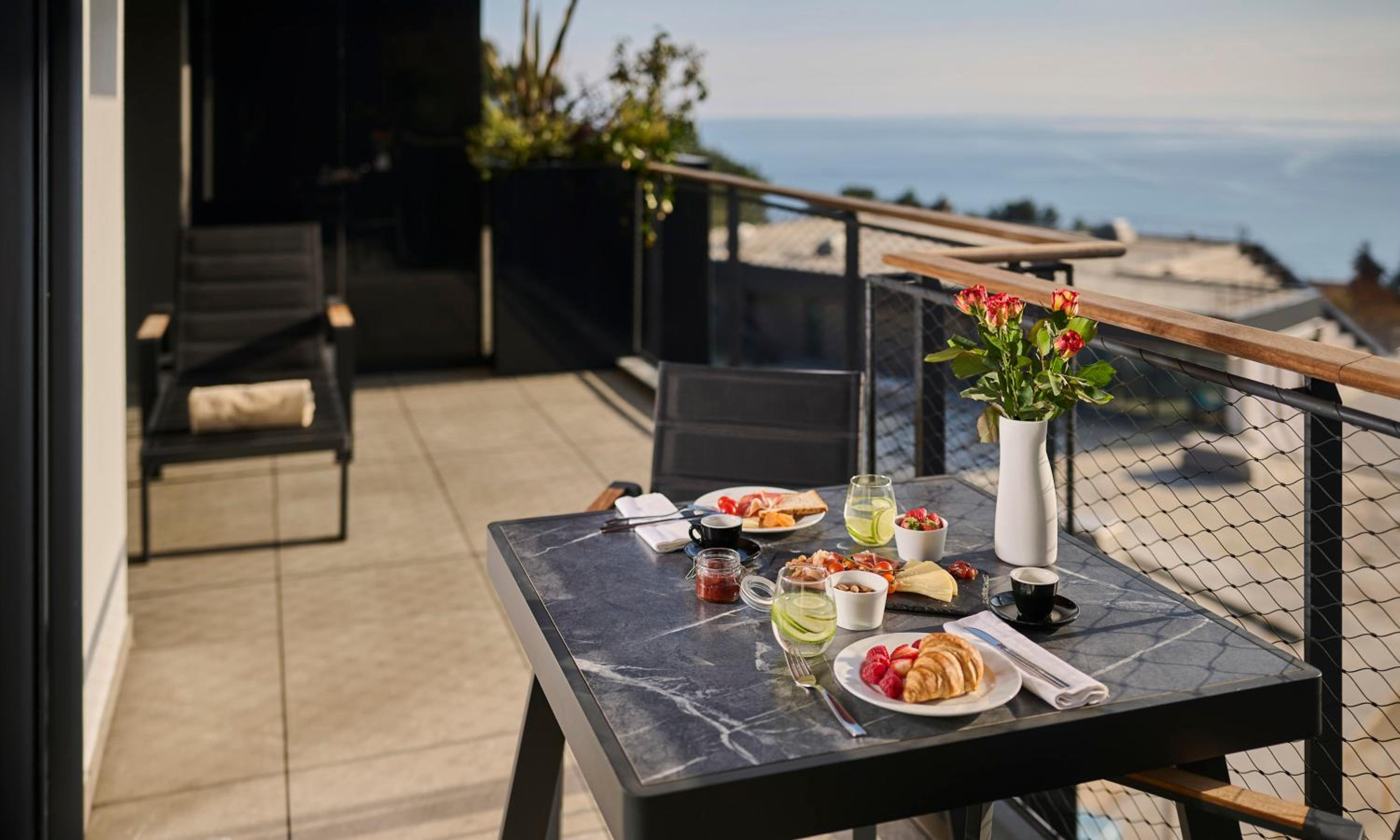 Two-Bedroom Apartment with Balcony and Sea View