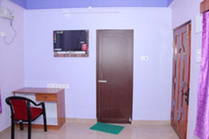 Economy Double Room photo 3