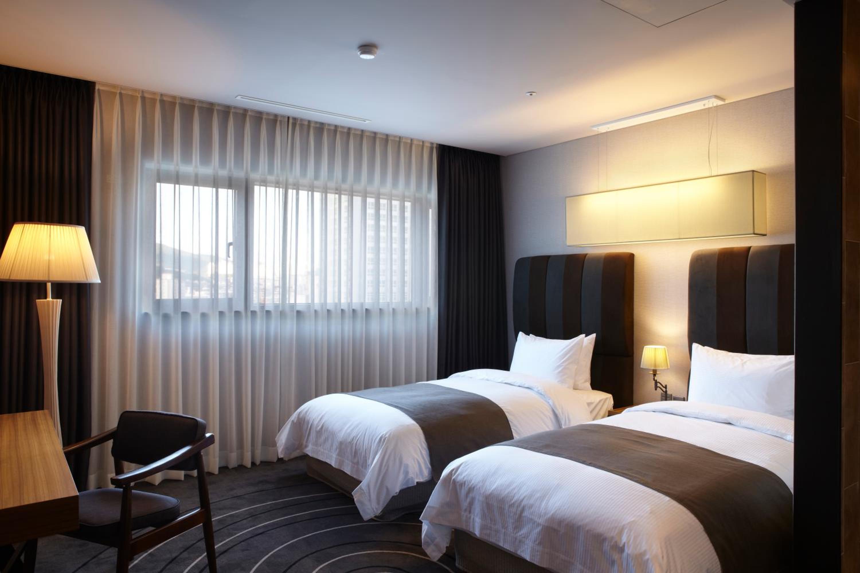 Deluxe Twin Room photo 2