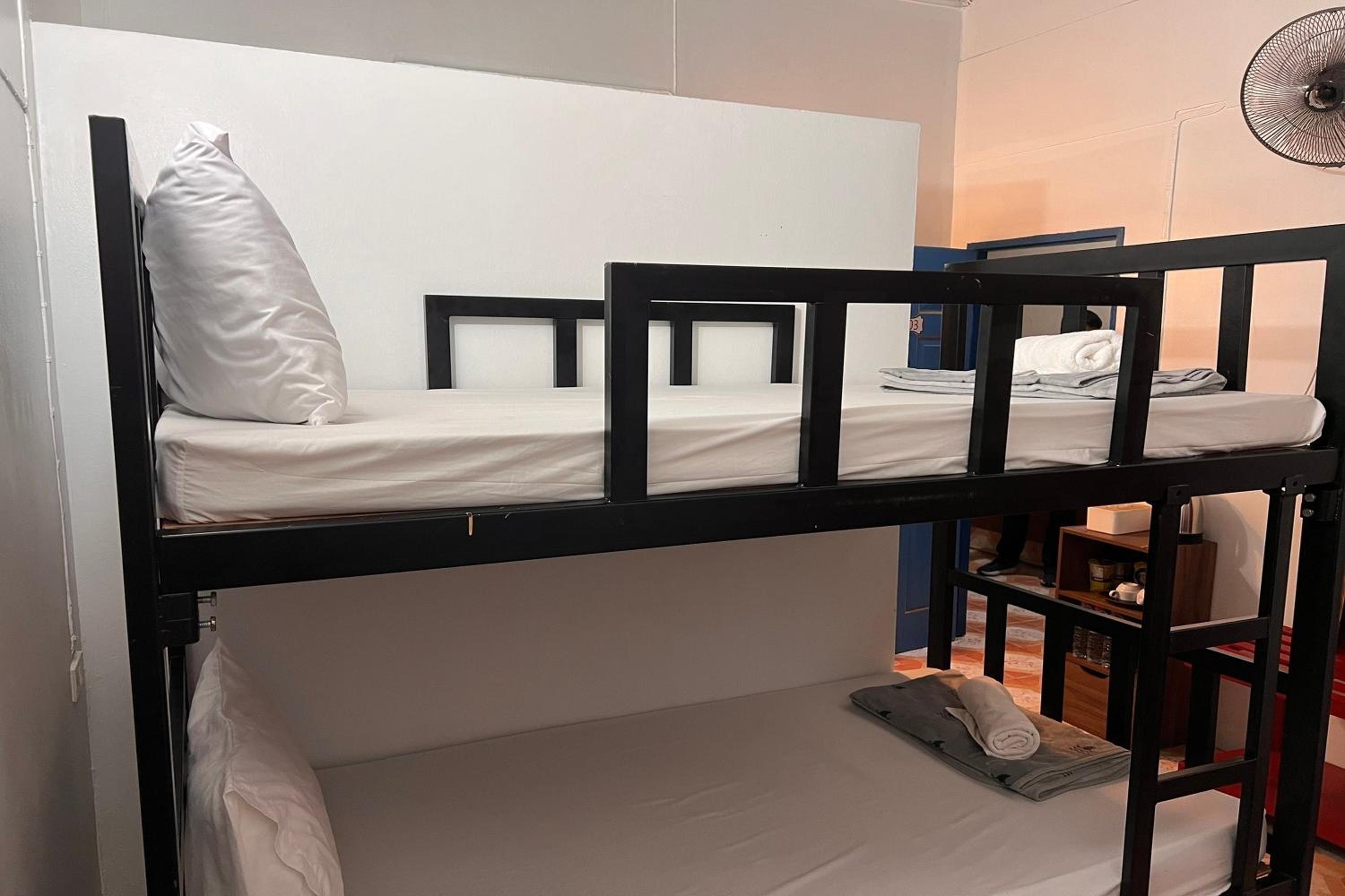 Standard Twin Room - Photo 5