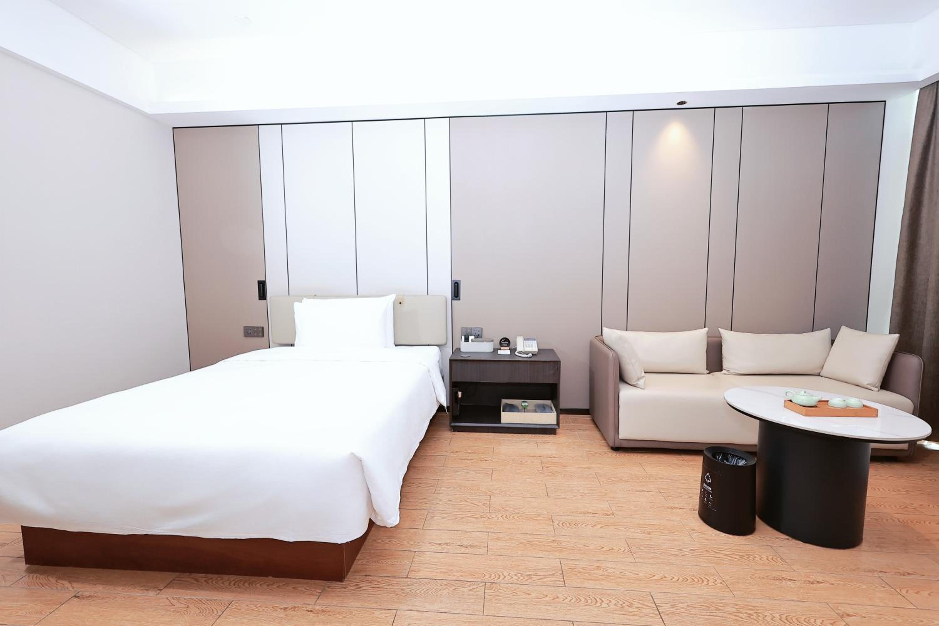 Elegant Room photo 2