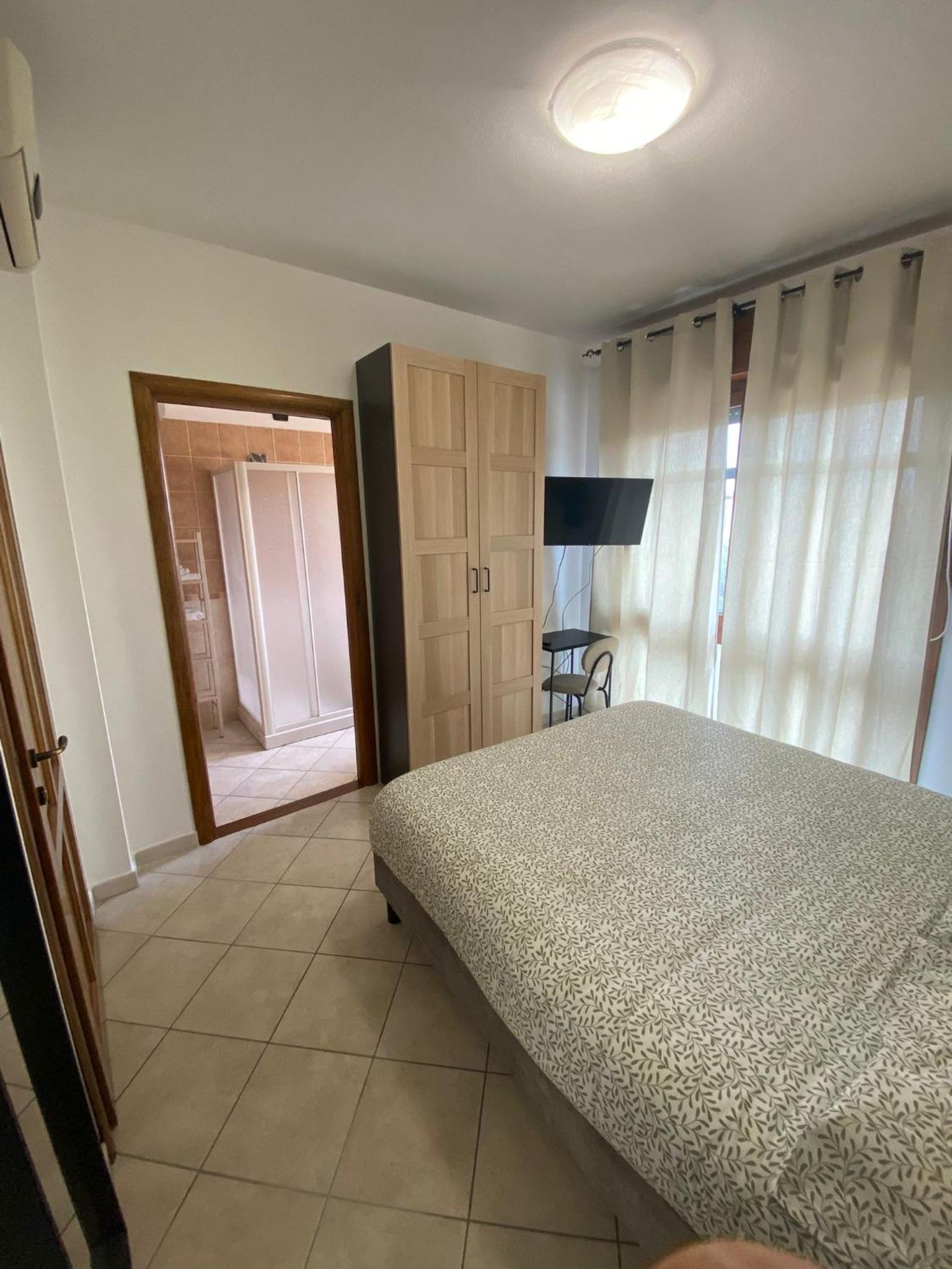 Economy Double Room - Photo 5
