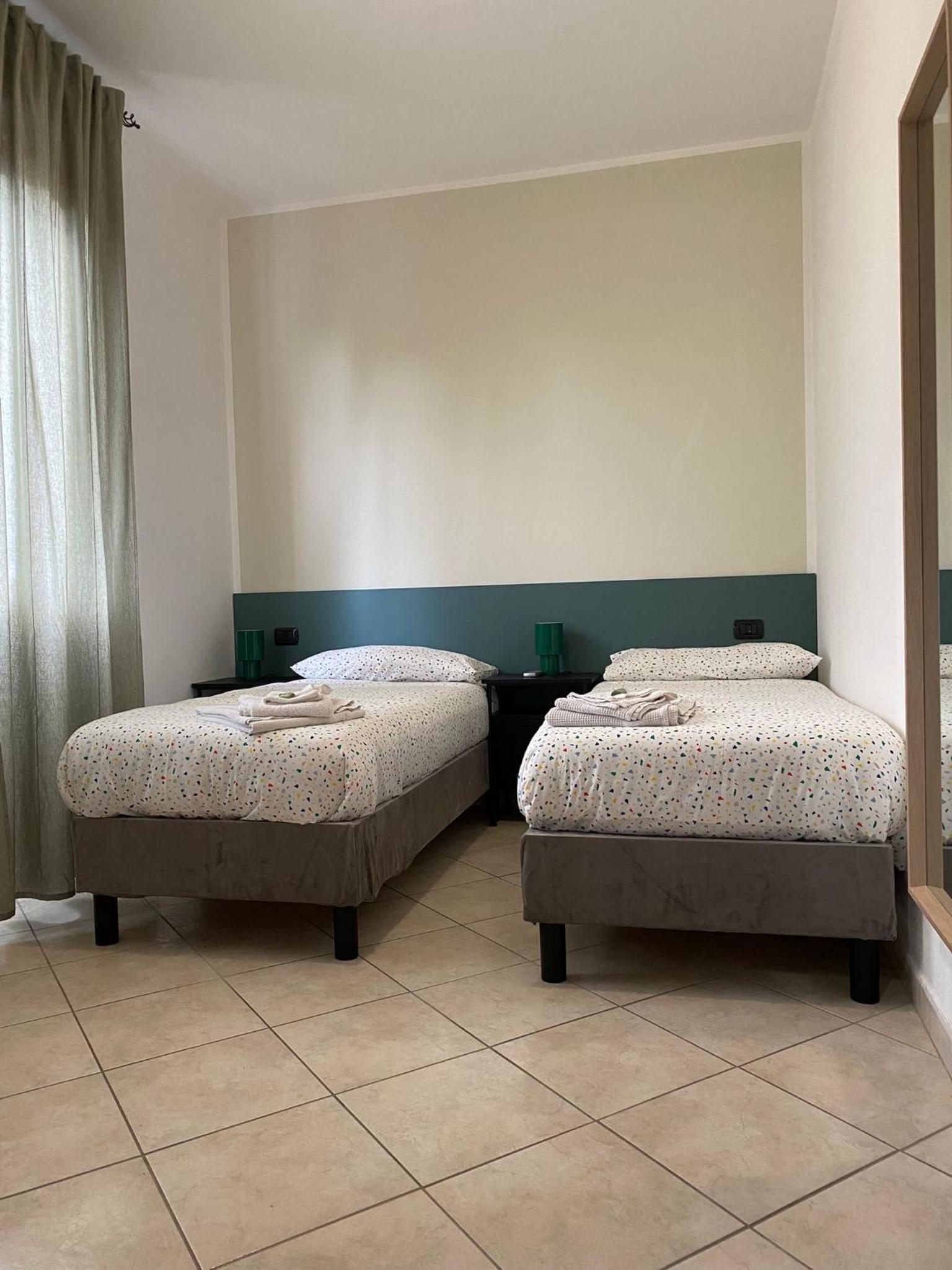 Twin Room - Photo 2