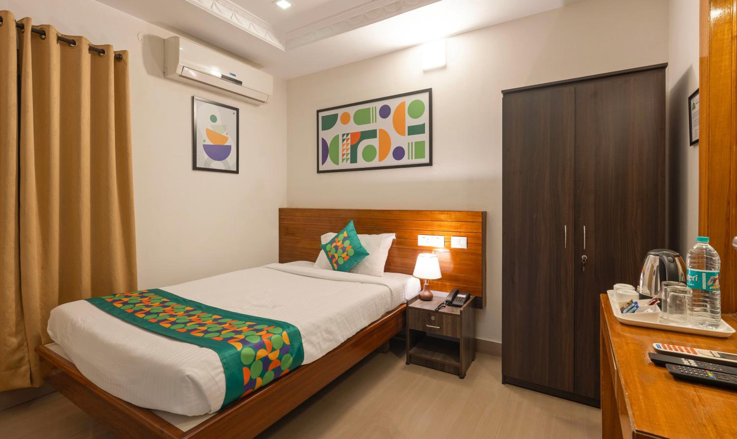 Economy Room