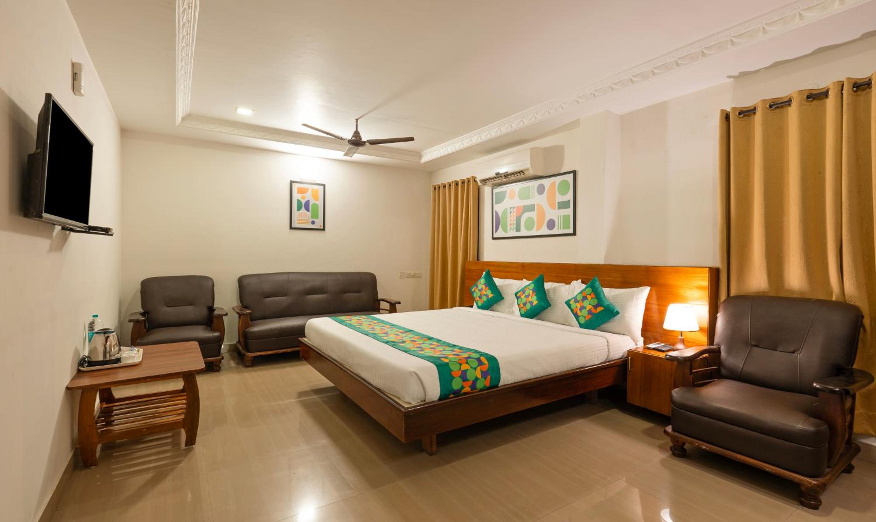 Deluxe Family Room