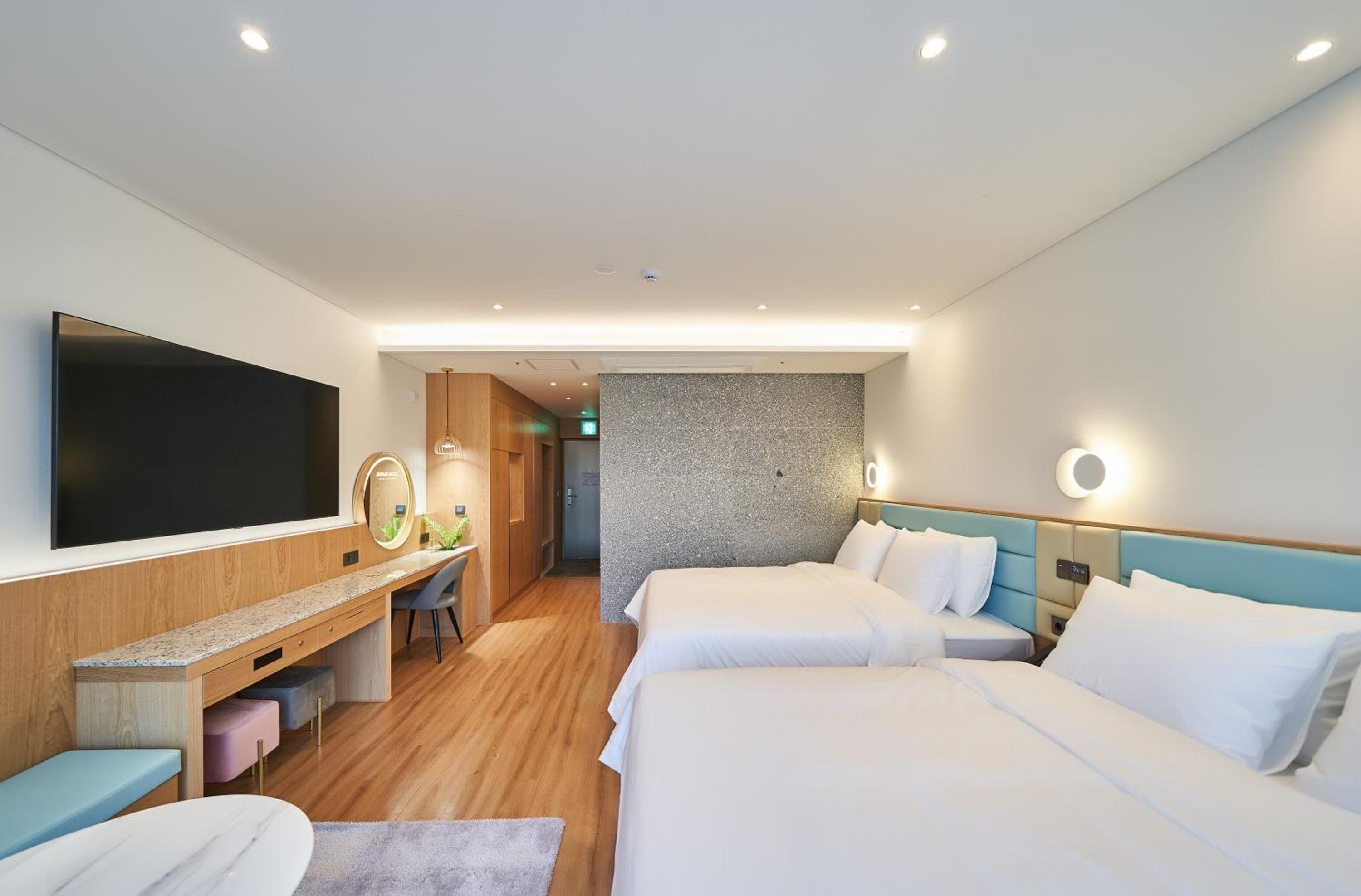 Twin Room with Garden View photo 3