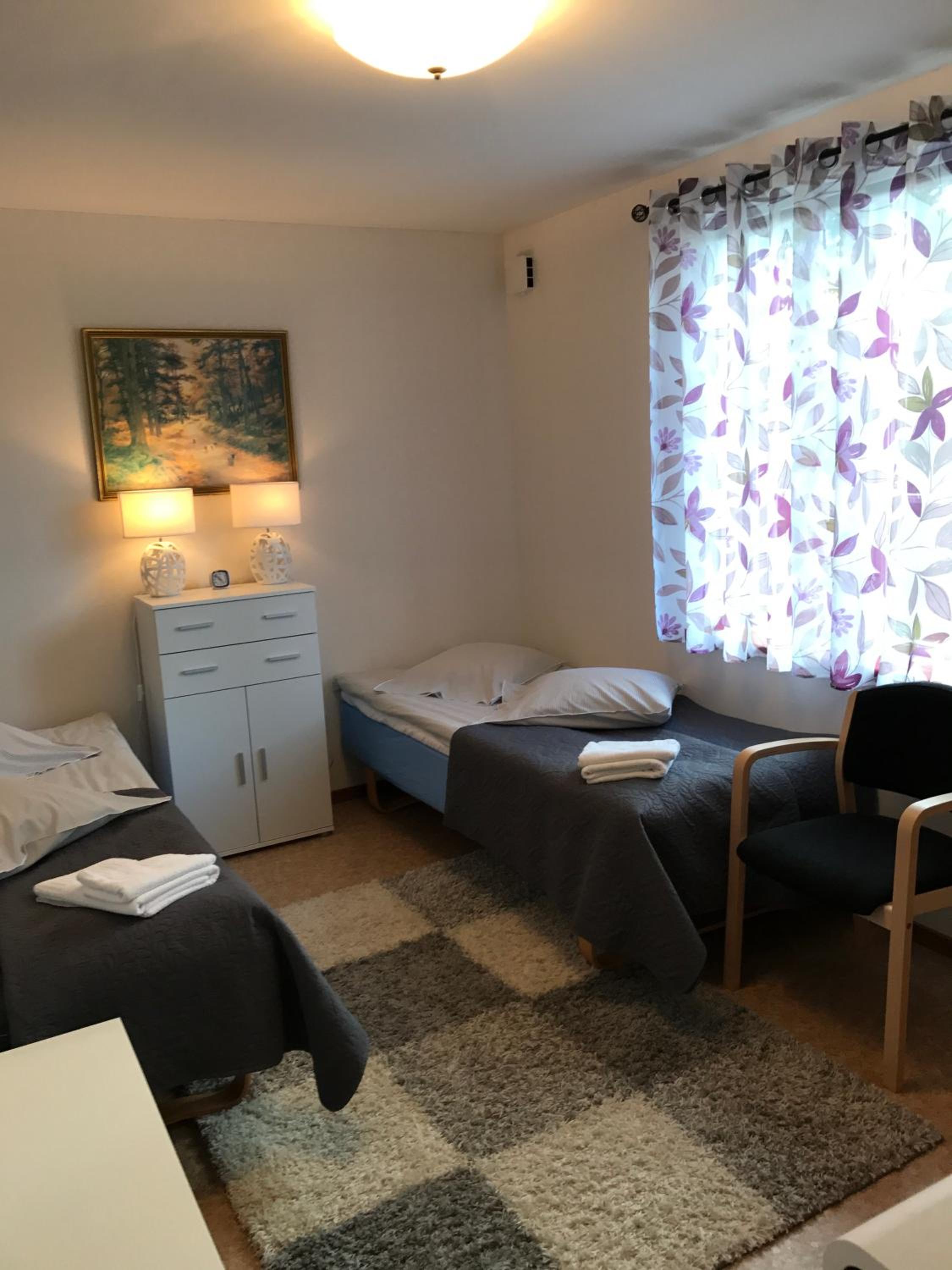 Economy Twin Room with Shared Bathroom photo 1