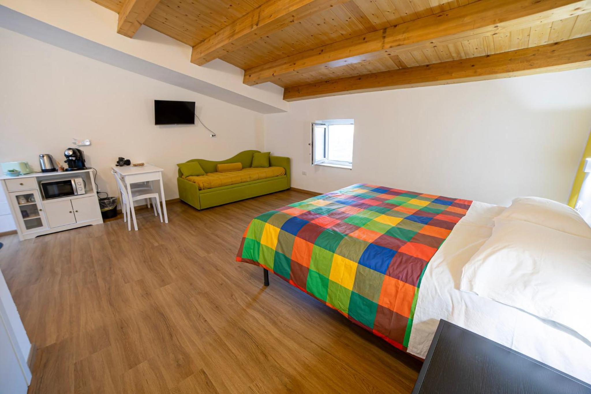 Quadruple Room with Private Bathroom photo 2