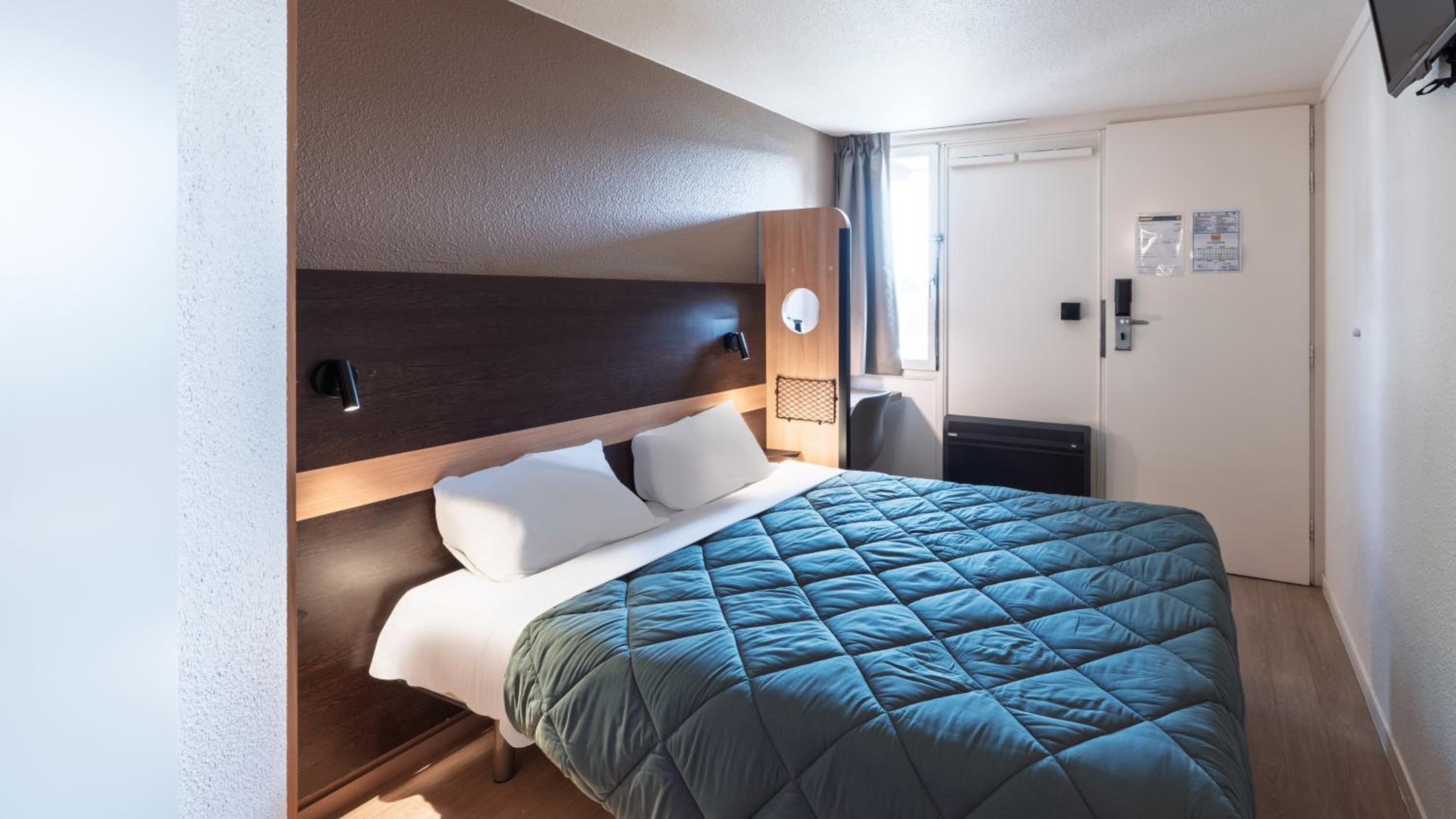 Standard Queen Room - Photo 2