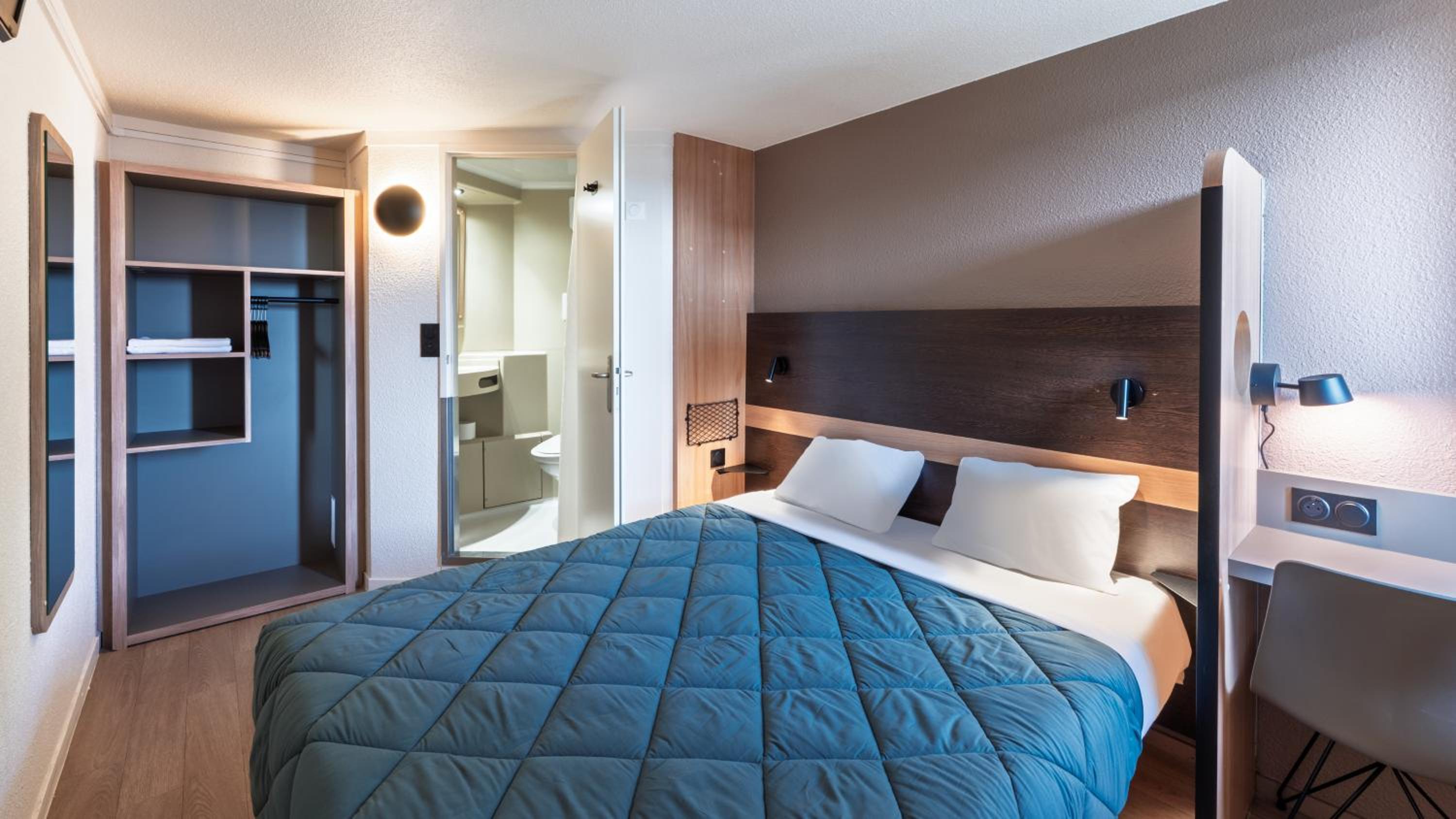 Standard Queen Room - Photo 1
