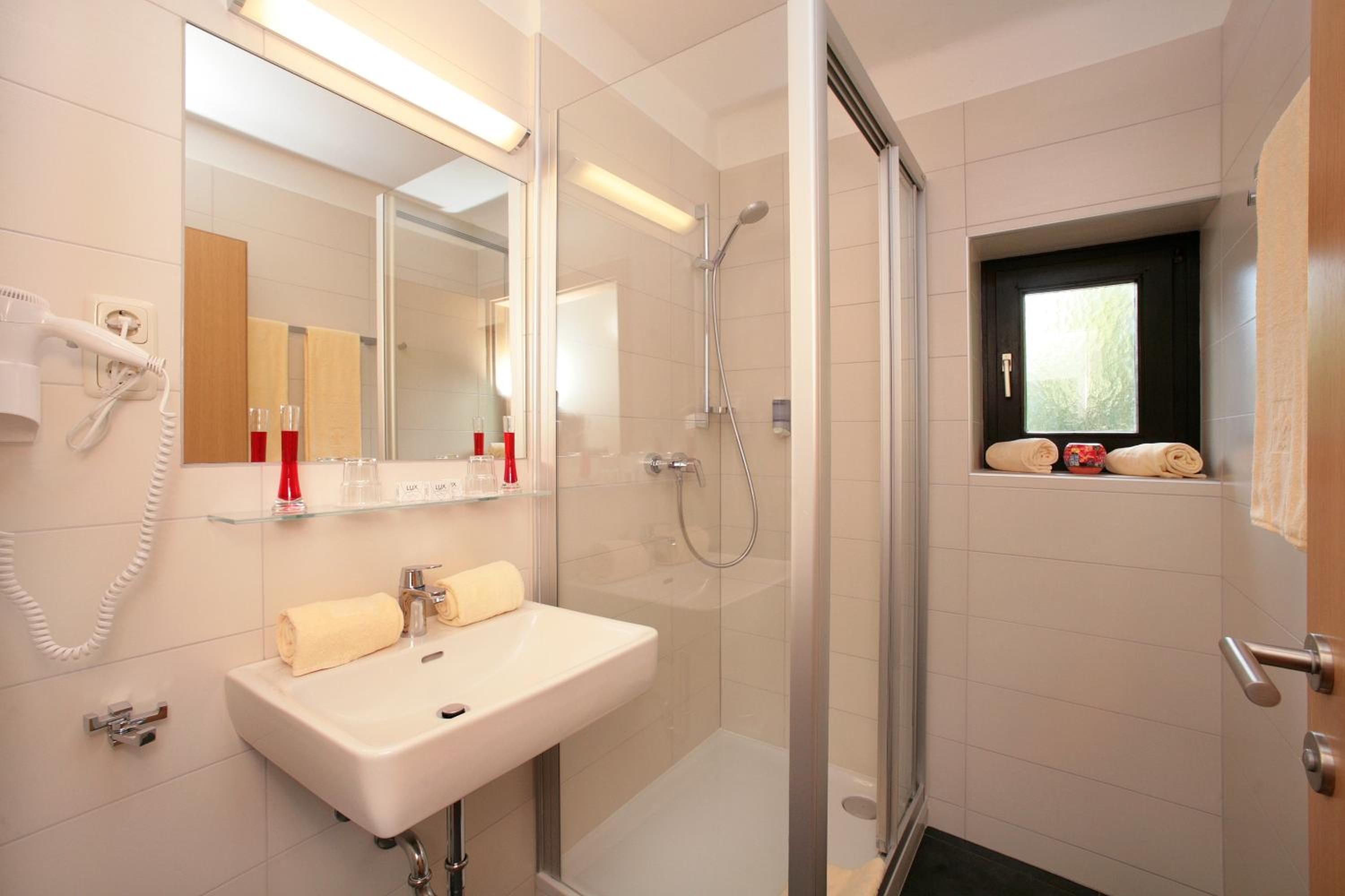 Superior Double Room with Balcony - Photo 3